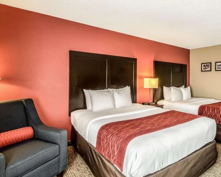 Bed in Spark by Hilton Des Plaines Chicago O'Hare