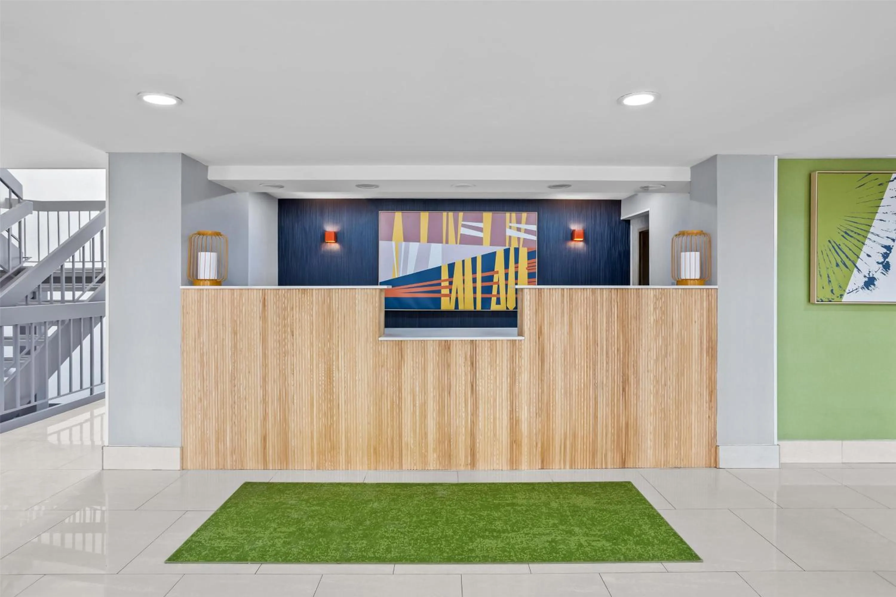 Lobby or reception in Spark by Hilton Des Plaines Chicago O'Hare