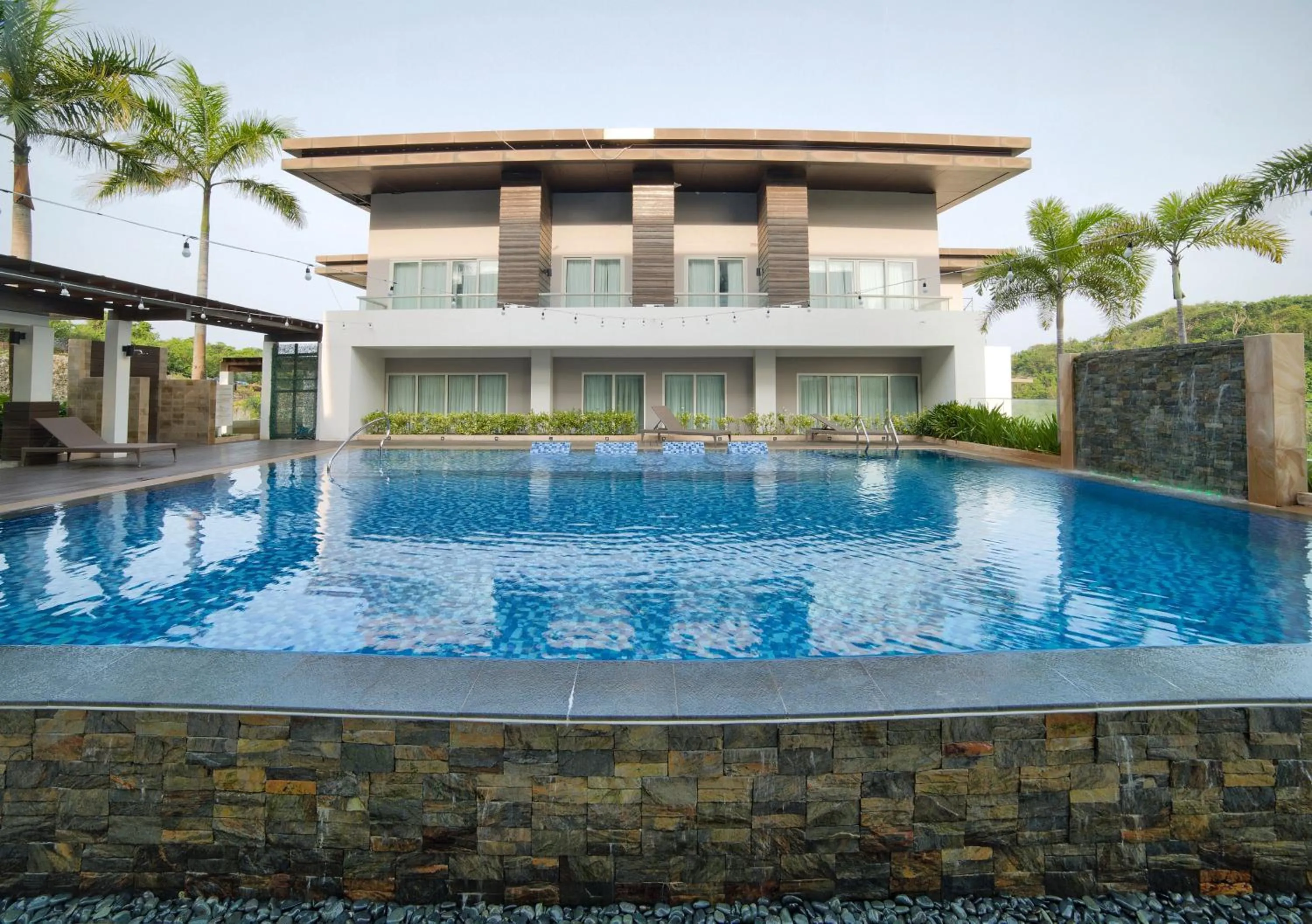 Swimming pool in Belmont Hotel Boracay near Newcoast Beach