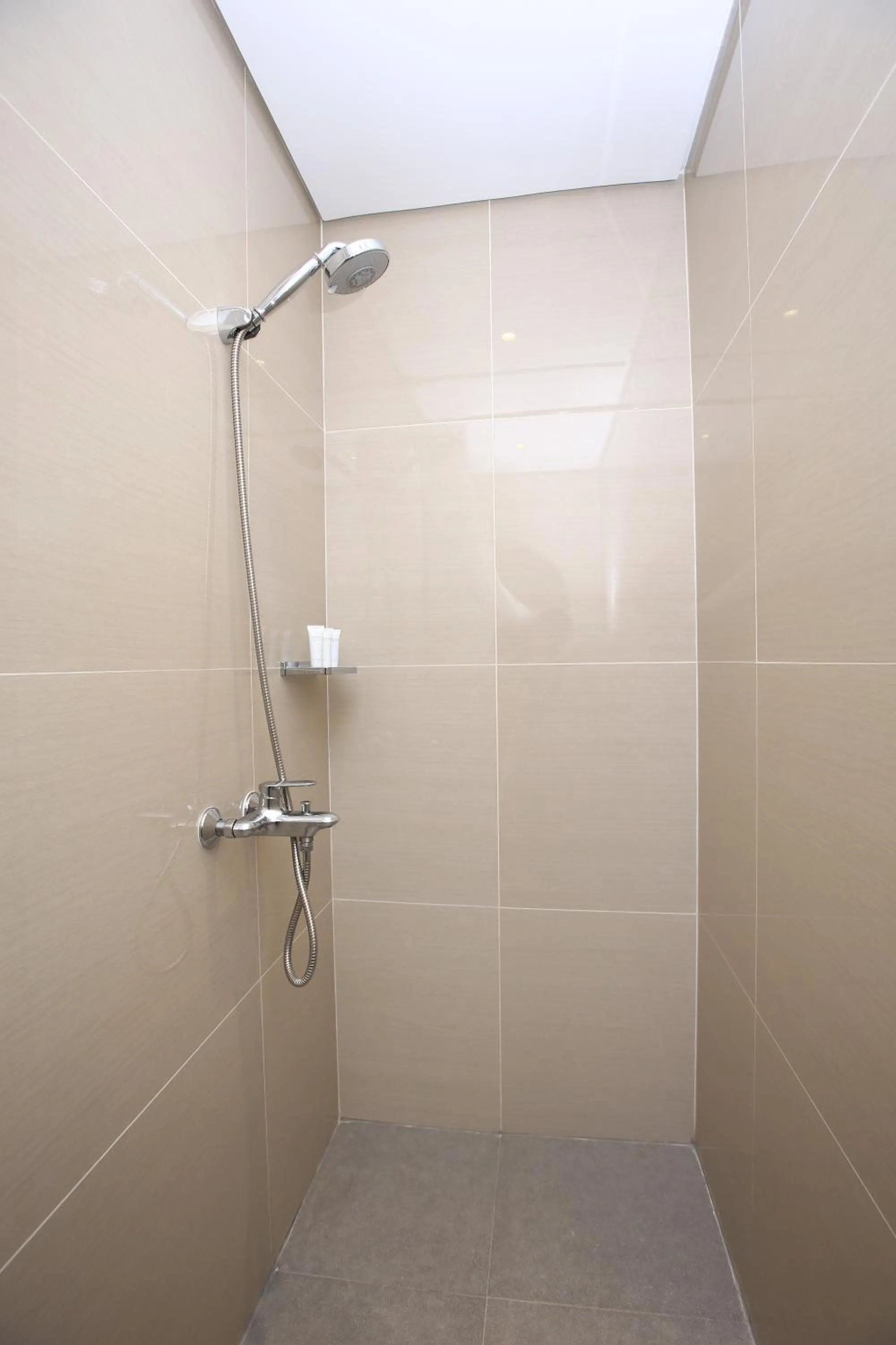 Shower in Belmont Hotel Boracay near Newcoast Beach