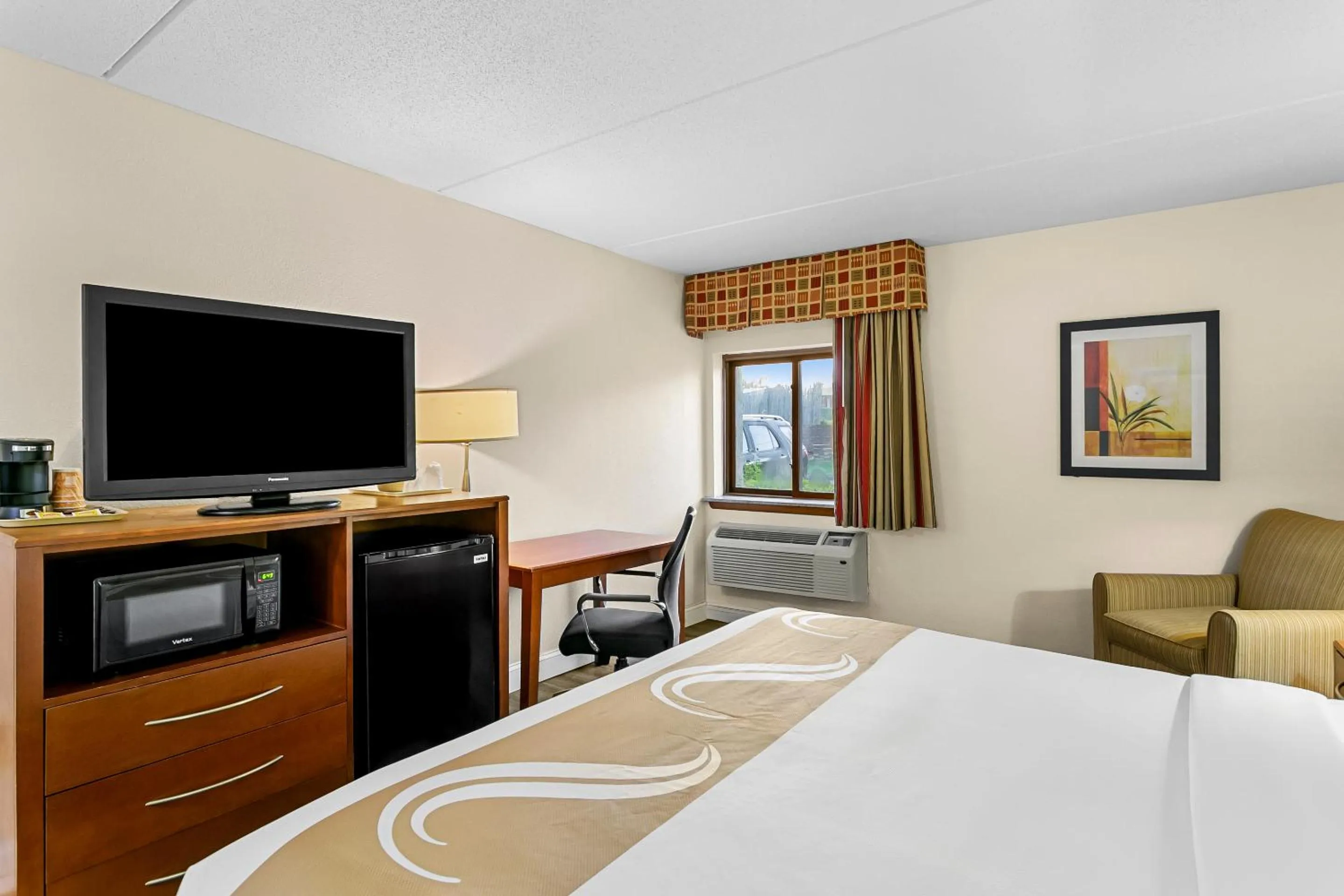 Photo of the whole room, Bed in Quality Inn Jessup - Columbia South Near Fort Meade