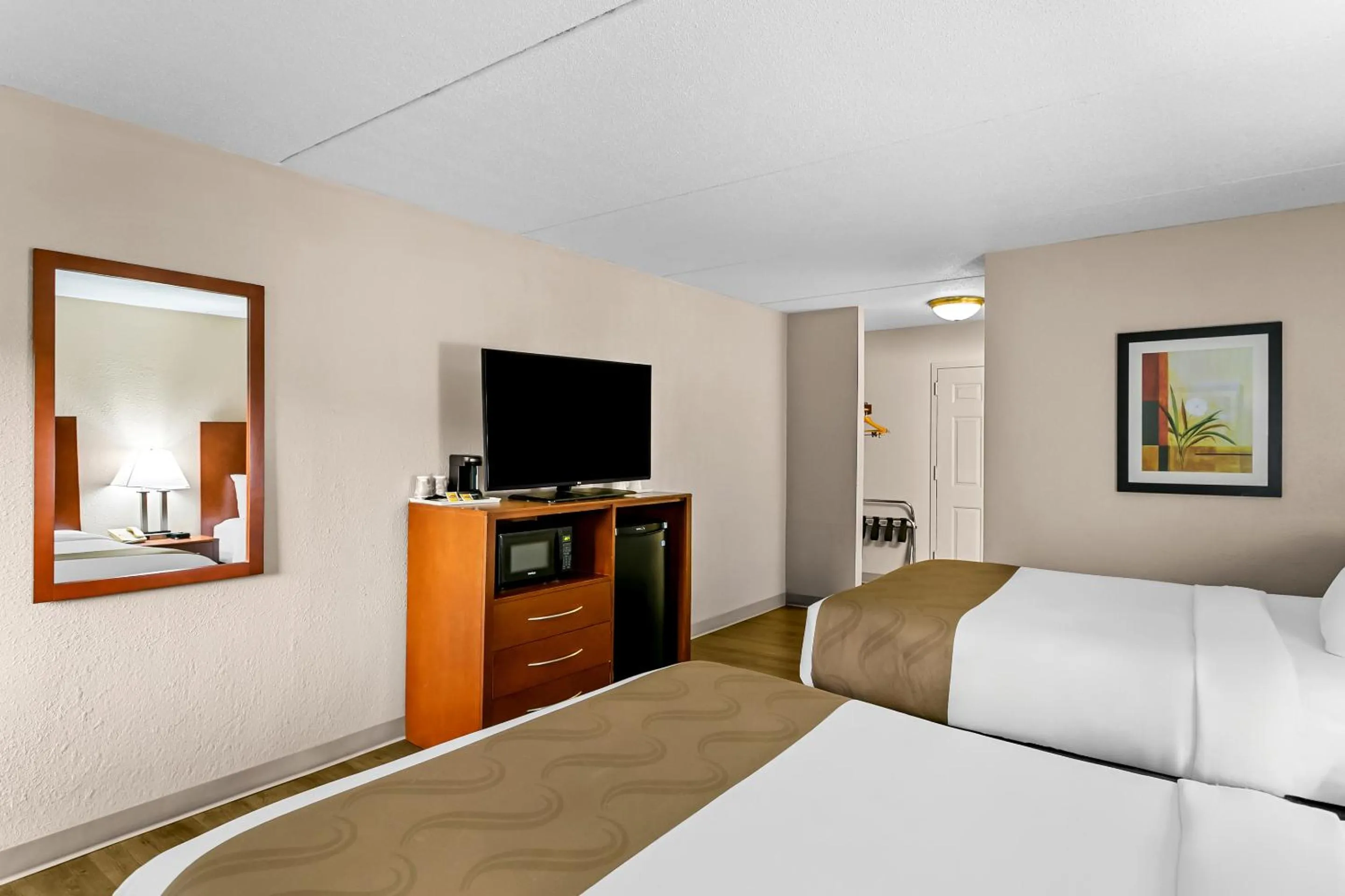 Bed in Quality Inn Jessup - Columbia South Near Fort Meade