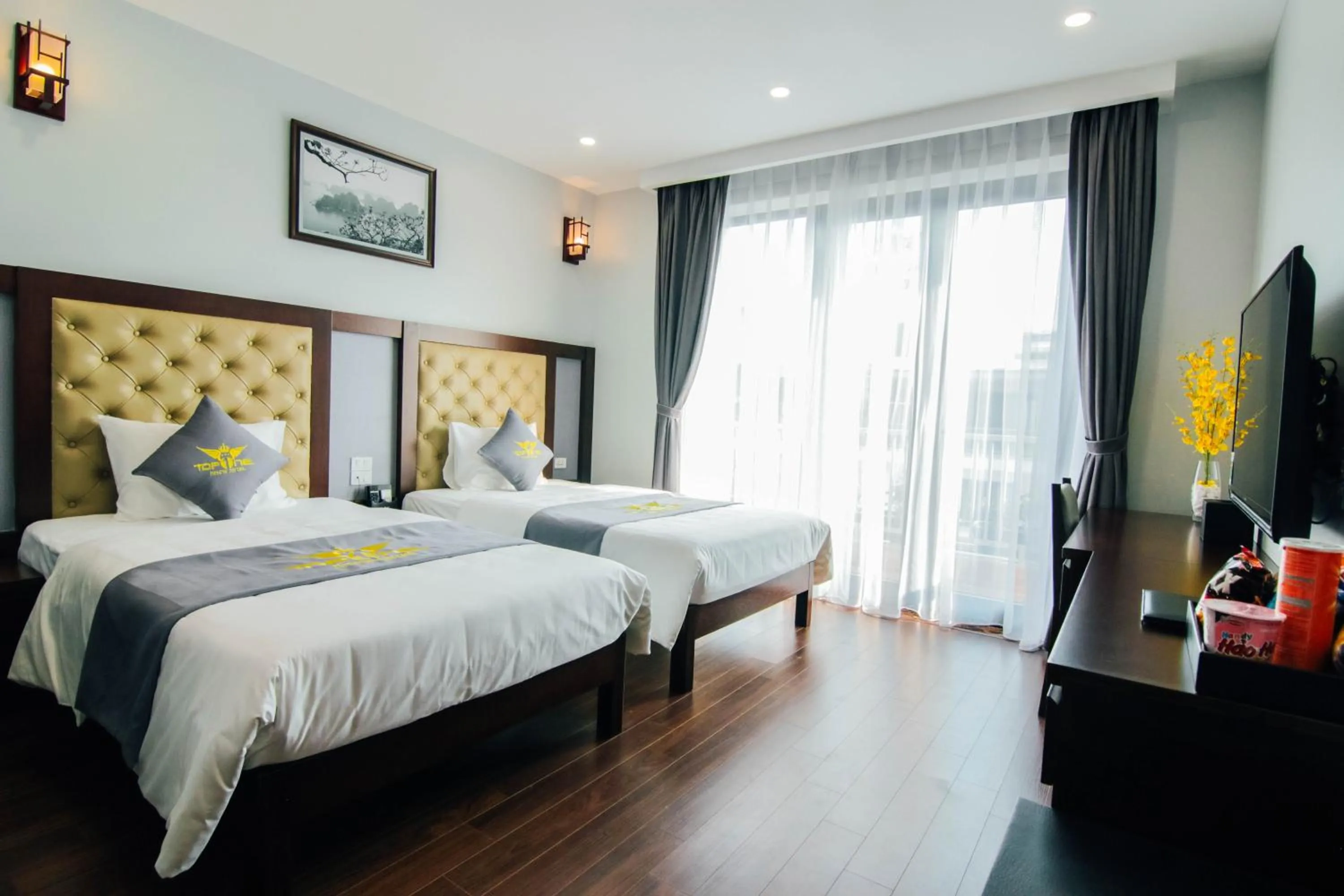 Photo of the whole room in Topone Halong Hotel