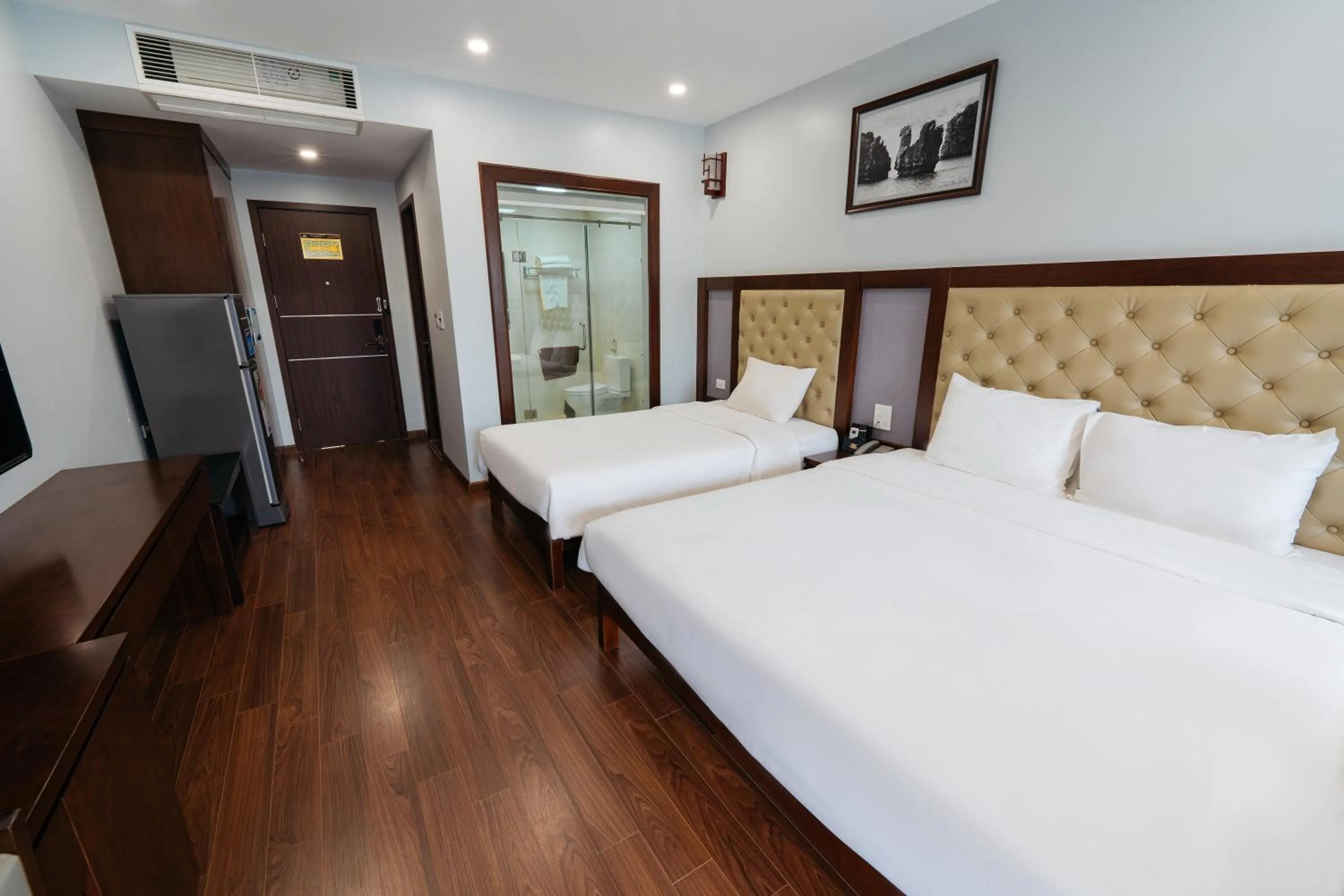 Area and facilities in Topone Halong Hotel