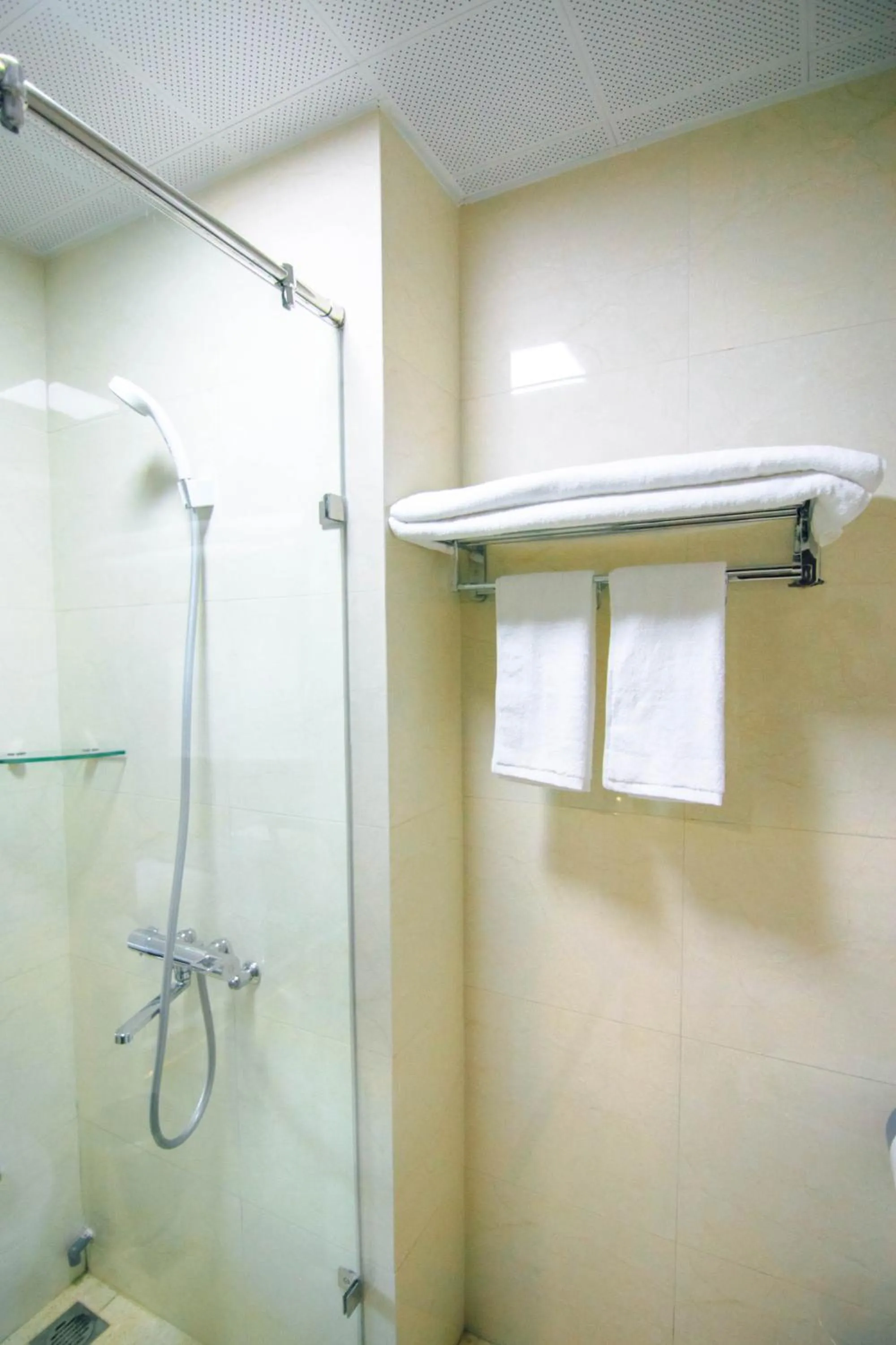 Bathroom in Topone Halong Hotel