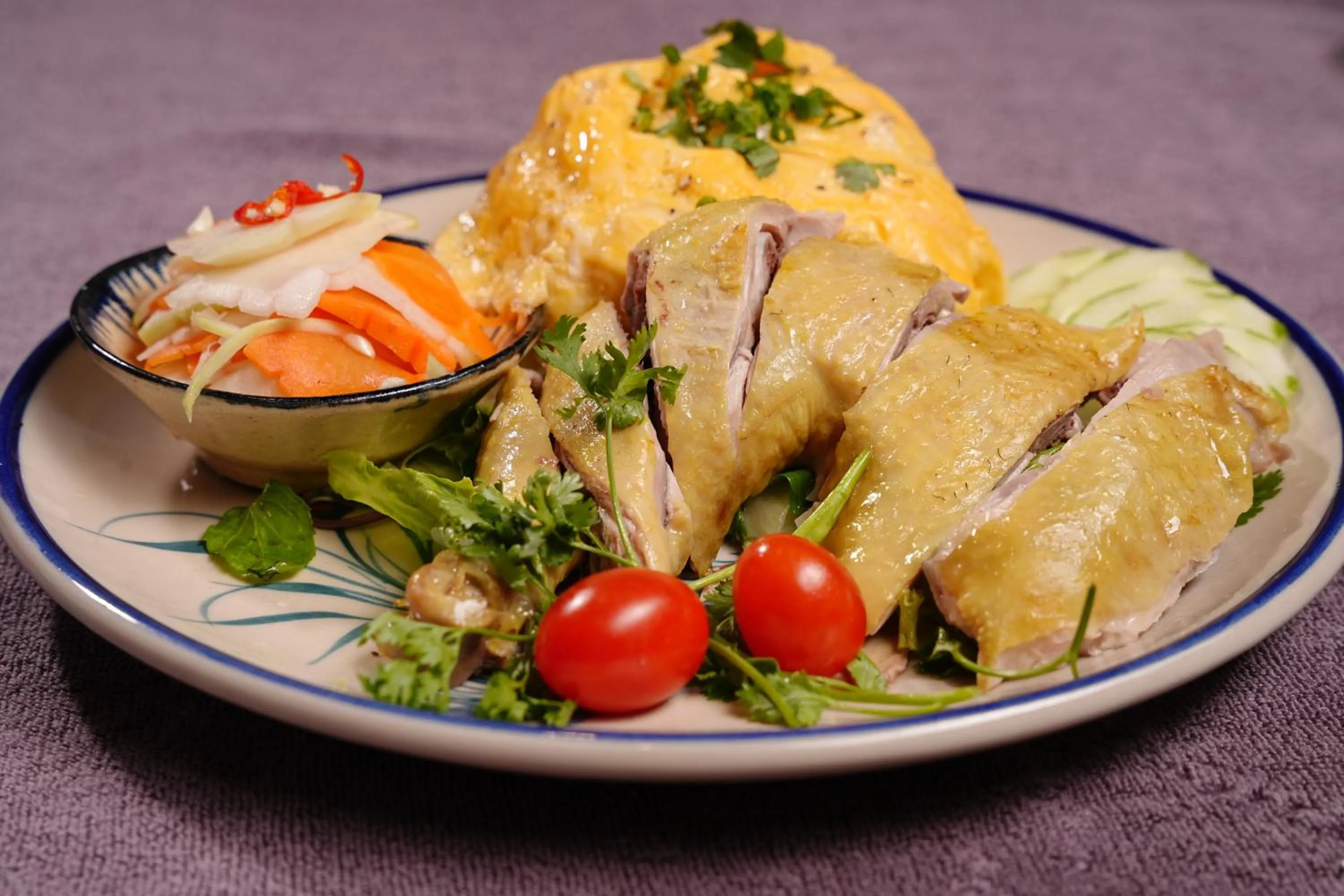 Restaurant/places to eat in Topone Halong Hotel