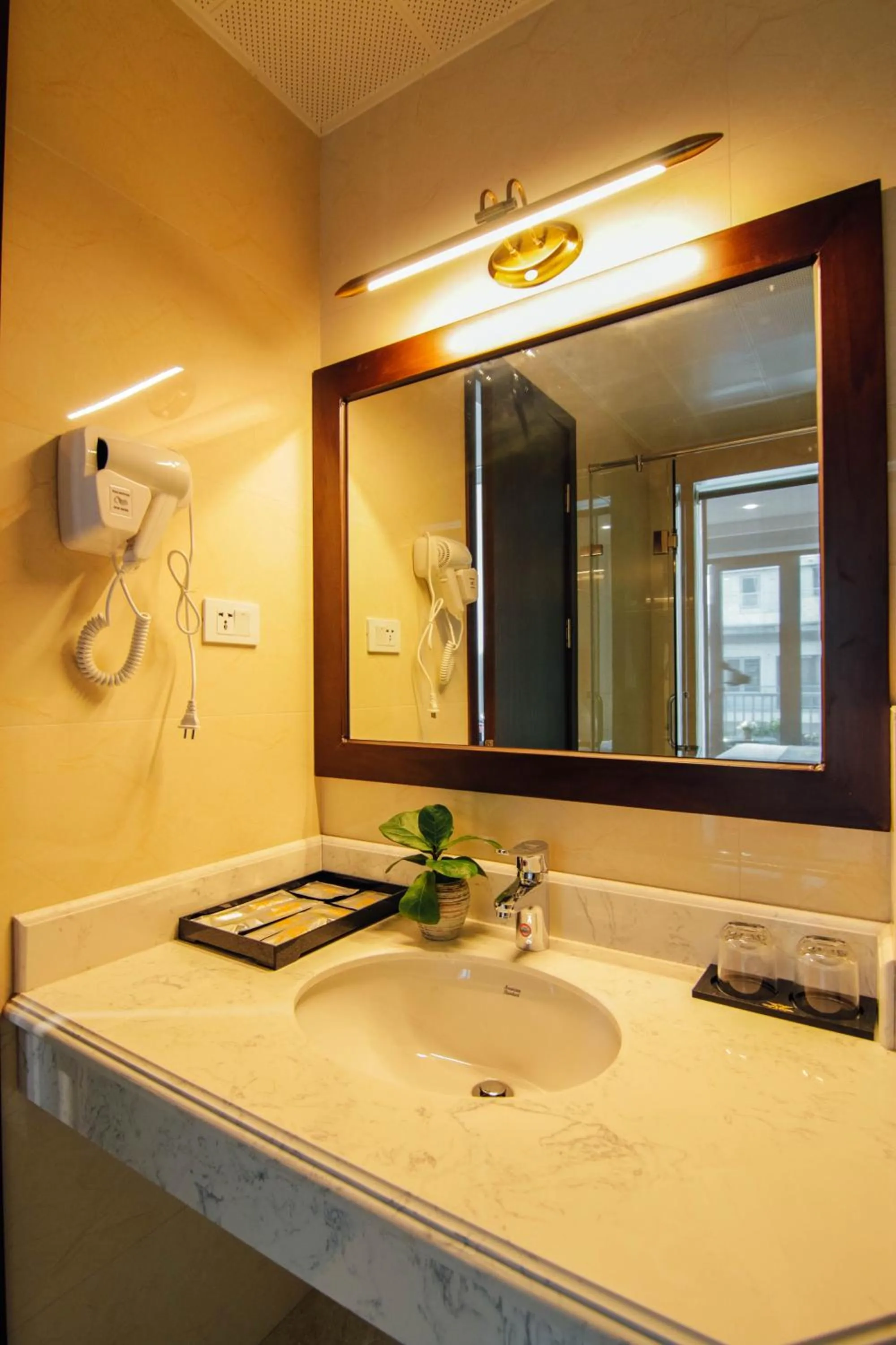 Bathroom in Topone Halong Hotel