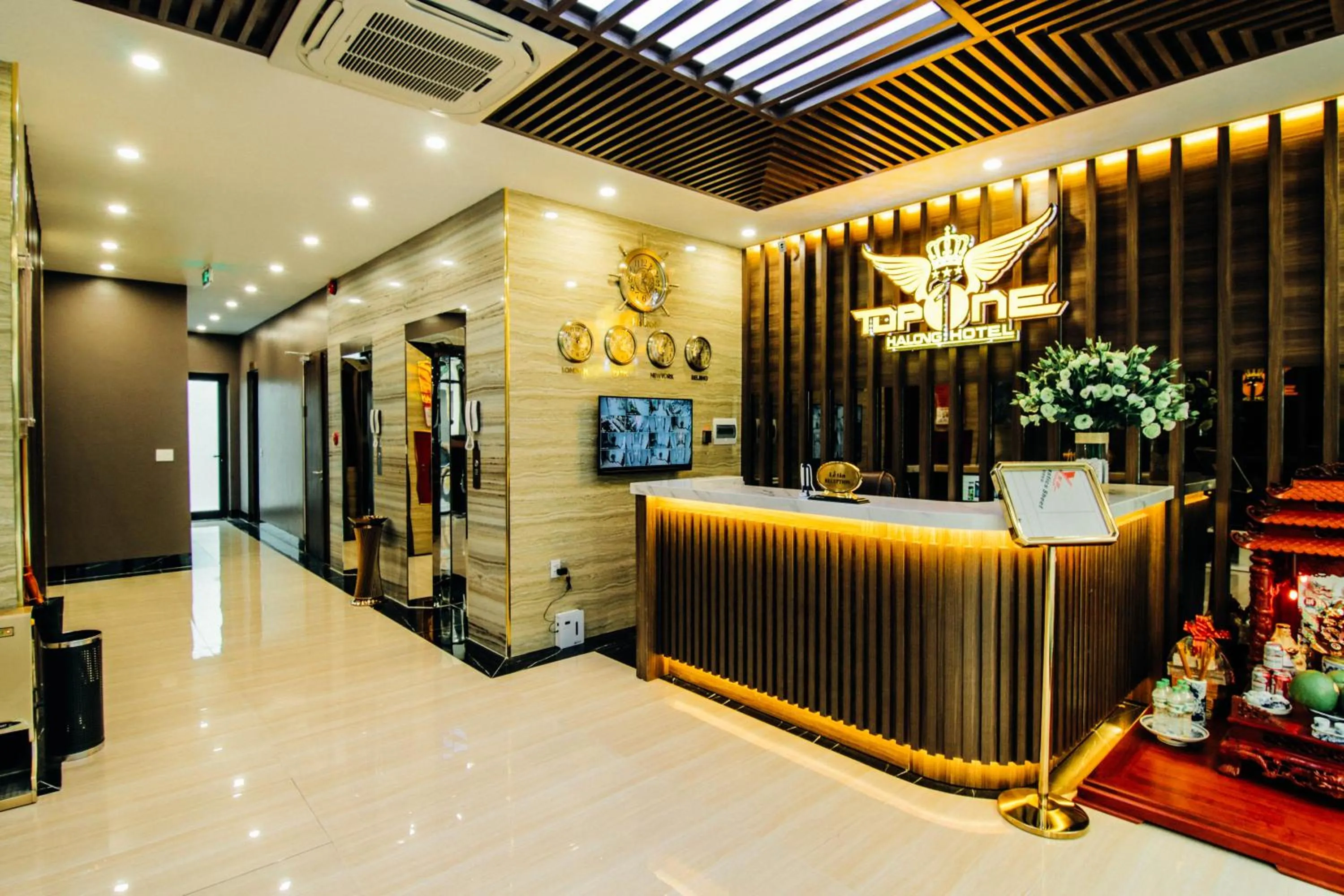 Lobby or reception in Topone Halong Hotel