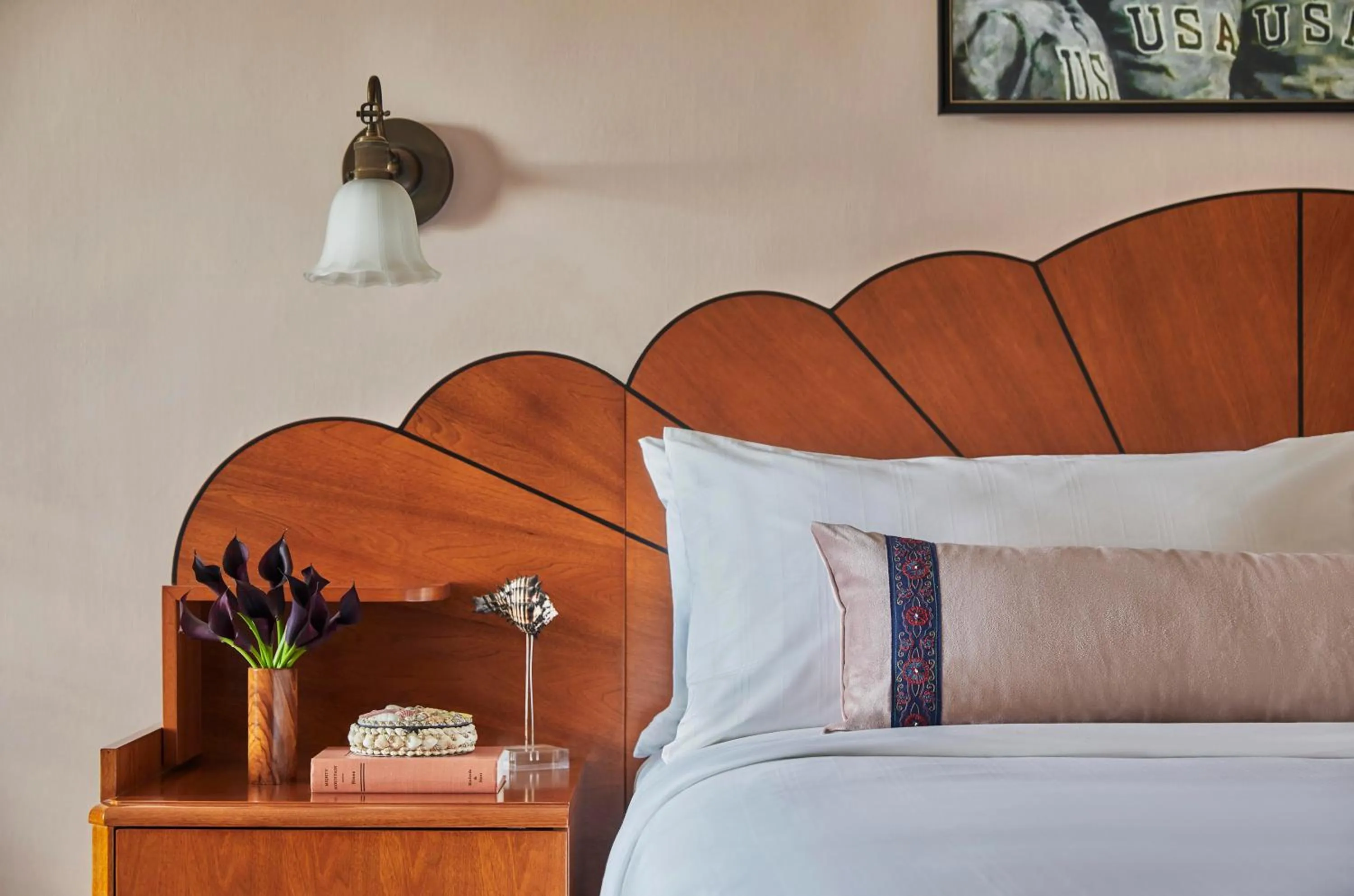 Bedroom, Bed in Graduate Seattle