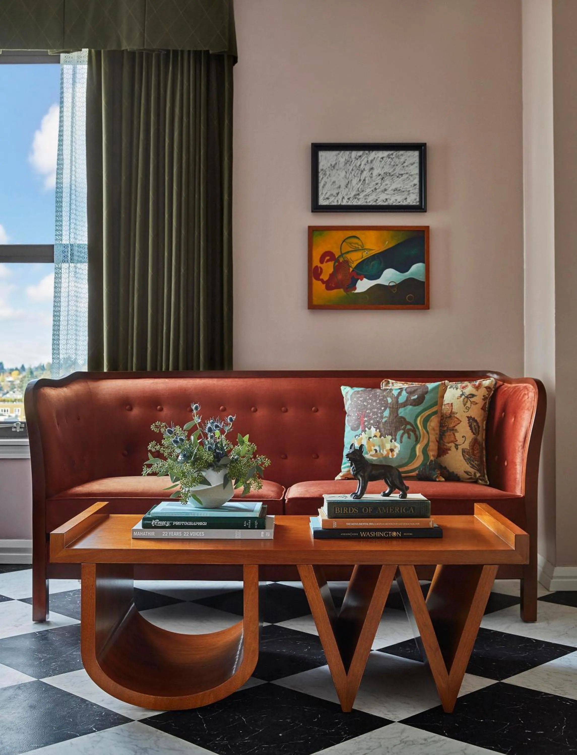 Living room in Graduate Seattle