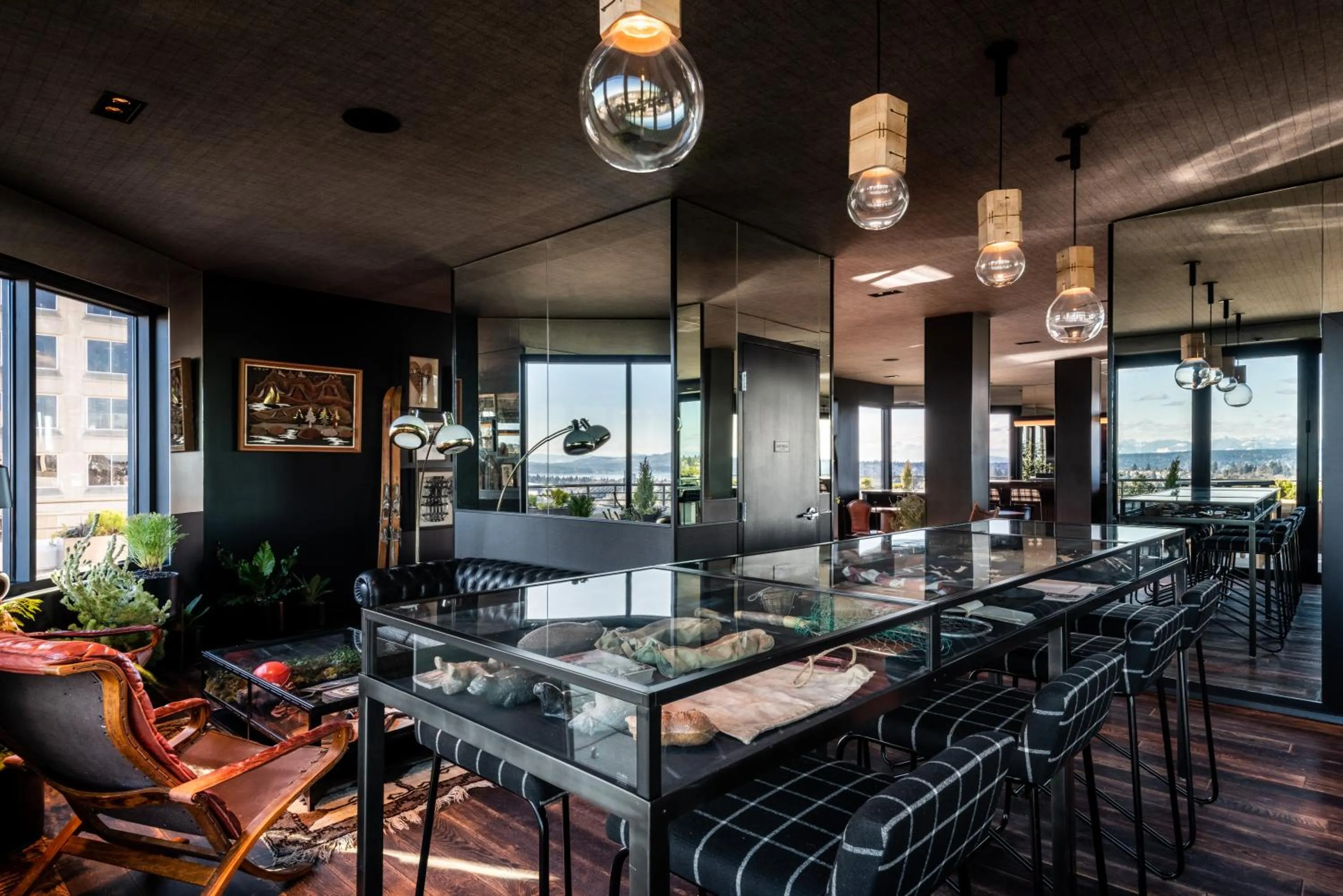 Restaurant/places to eat in Graduate Seattle