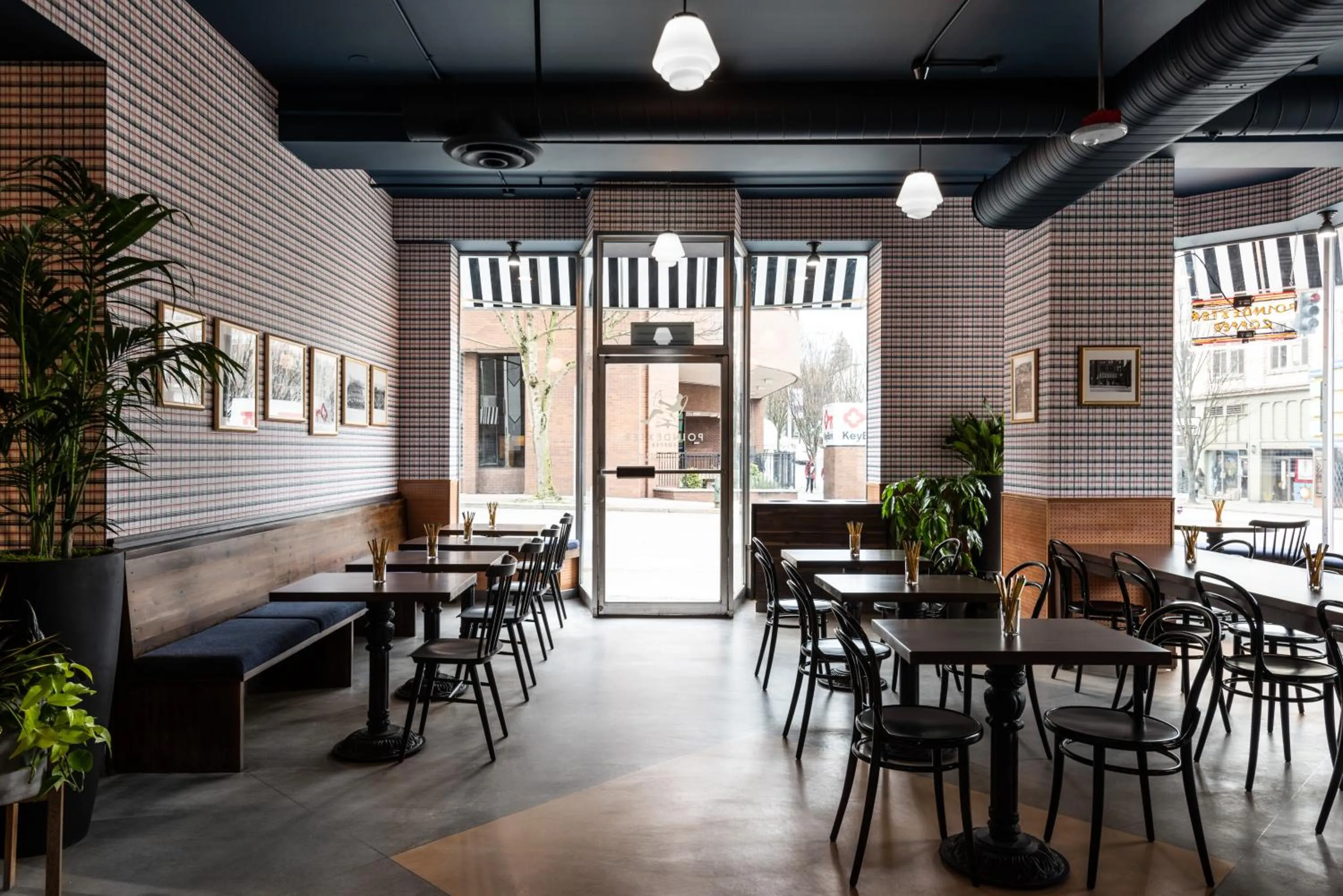 Restaurant/places to eat in Graduate Seattle