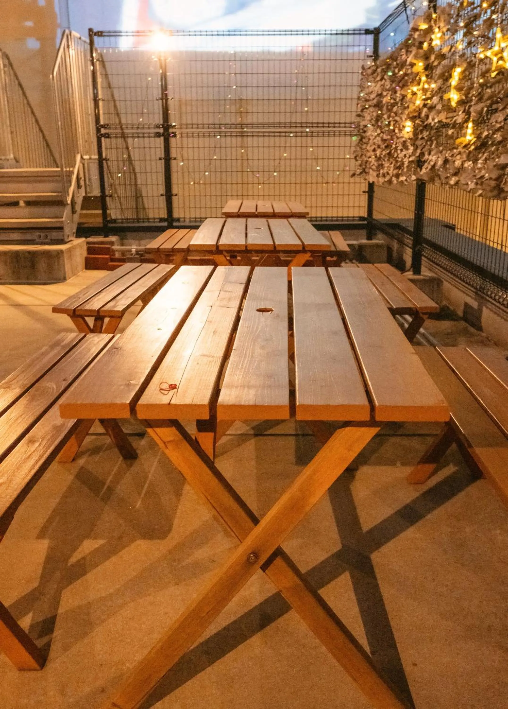 Property building in HOTEL TRAD Replay