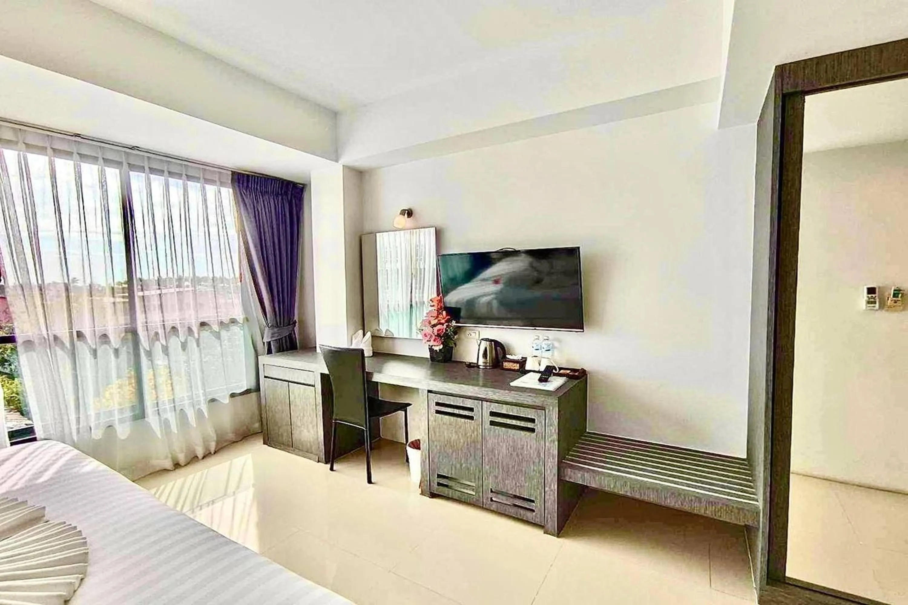 Bedroom, Bed in The Thames Pool Access Resort & Villa - SHA Extra Plus