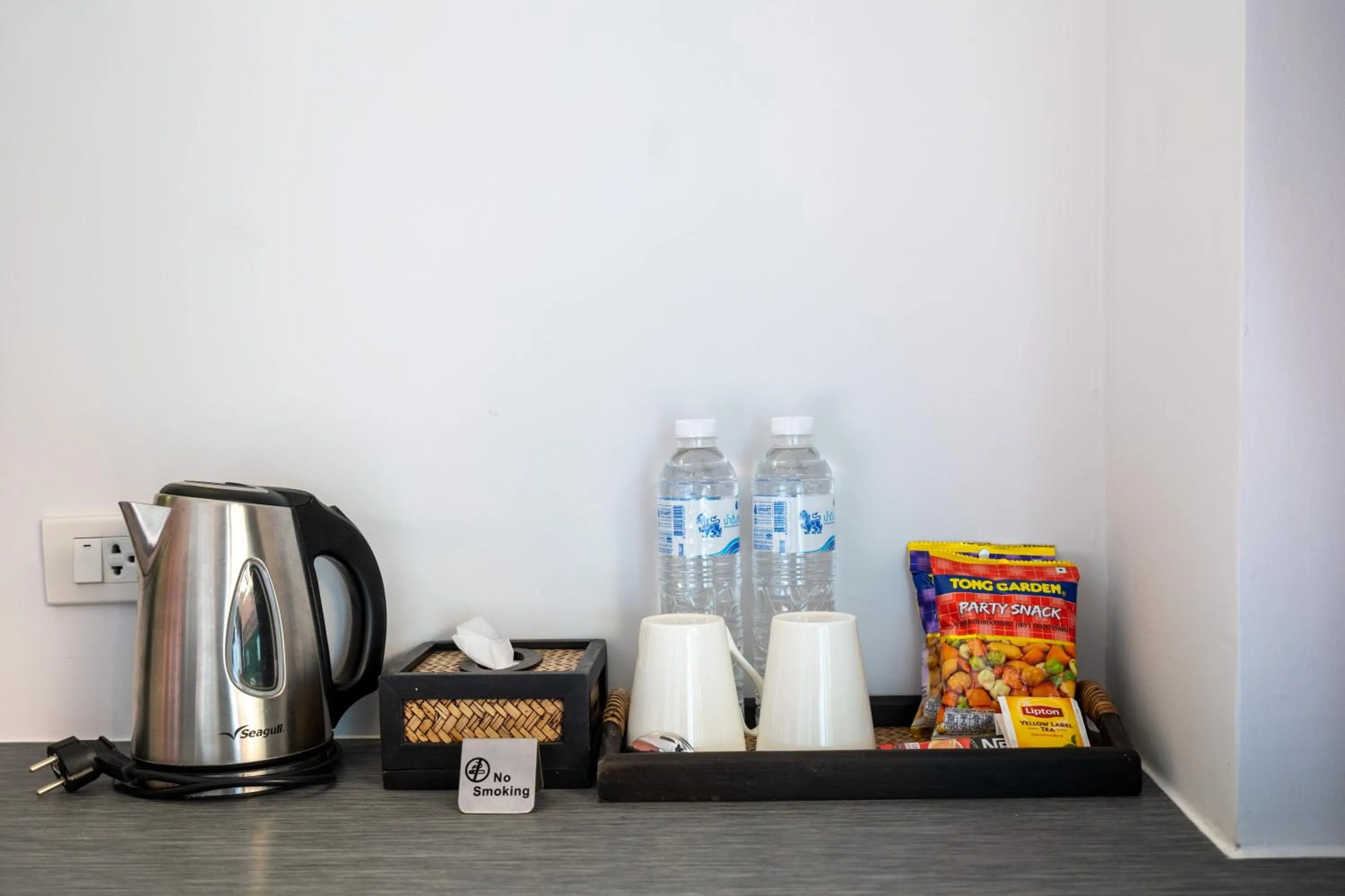 Coffee/tea facilities in The Thames Pool Access Resort & Villa - SHA Extra Plus