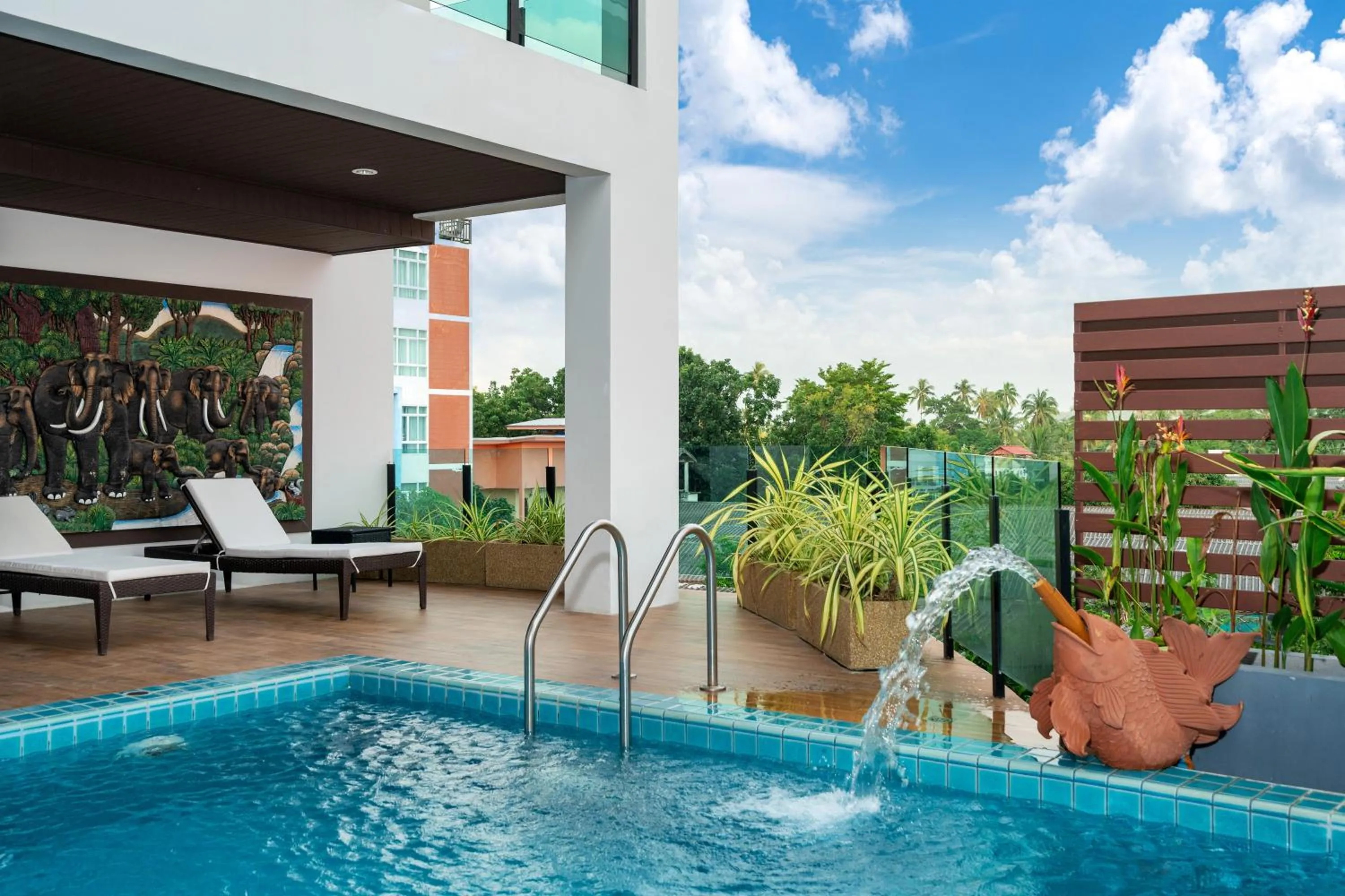 Swimming pool in The Thames Pool Access Resort & Villa - SHA Extra Plus