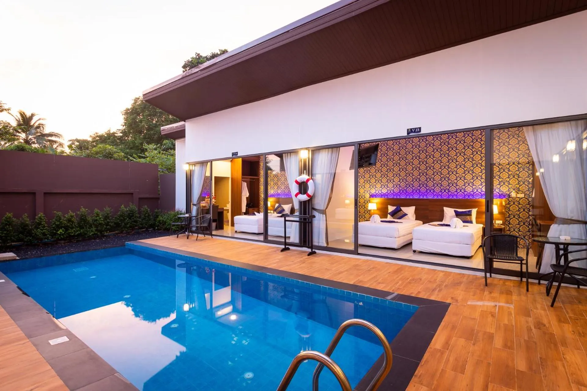 Swimming pool in The Thames Pool Access Resort & Villa - SHA Extra Plus