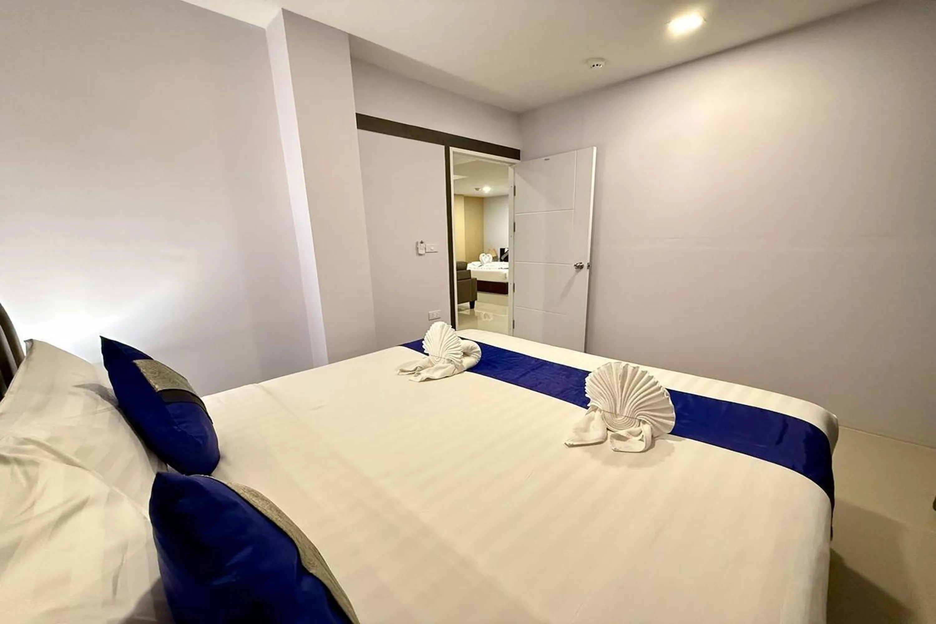 Bedroom, Bed in The Thames Pool Access Resort & Villa - SHA Extra Plus