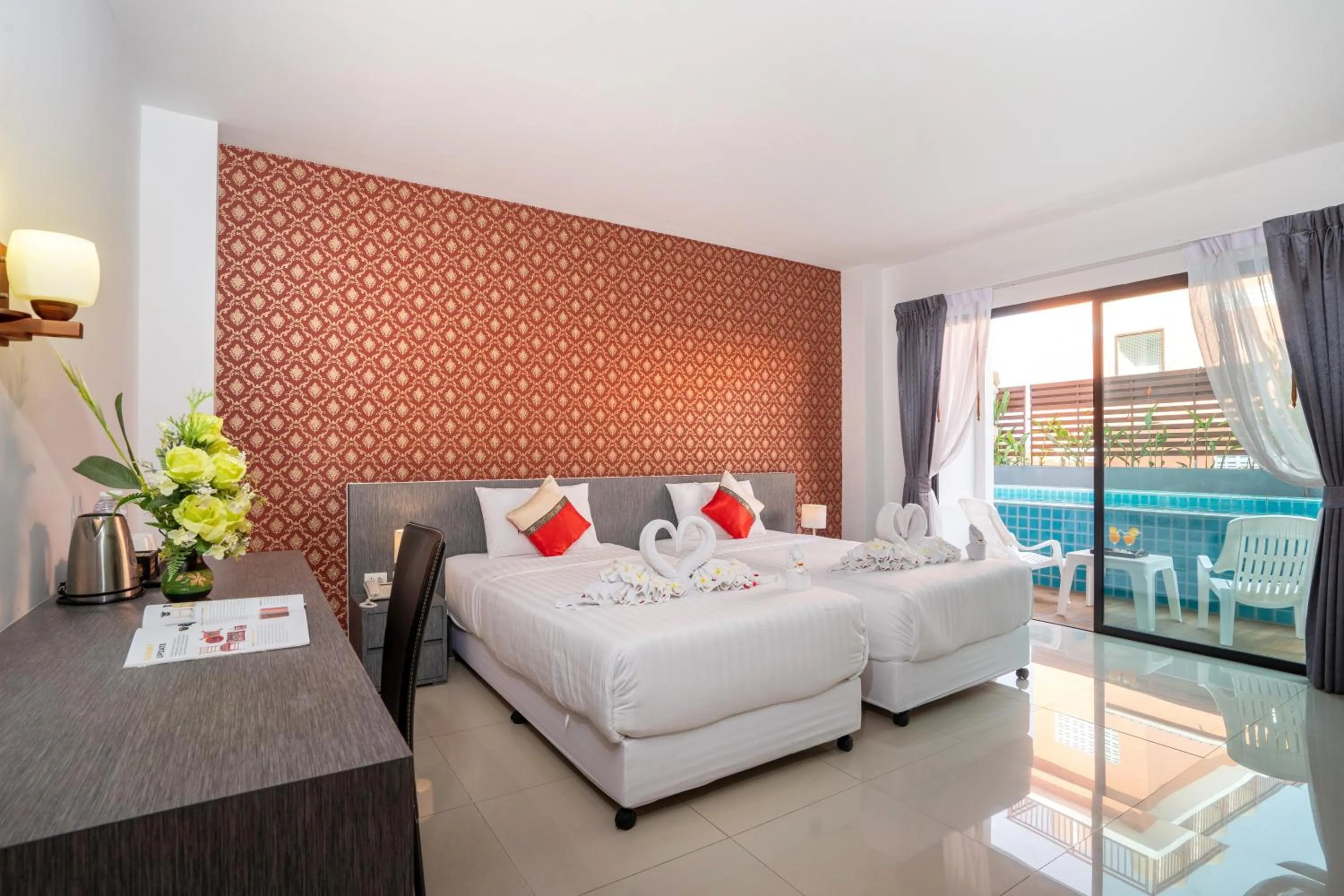 Bed in The Thames Pool Access Resort & Villa - SHA Extra Plus