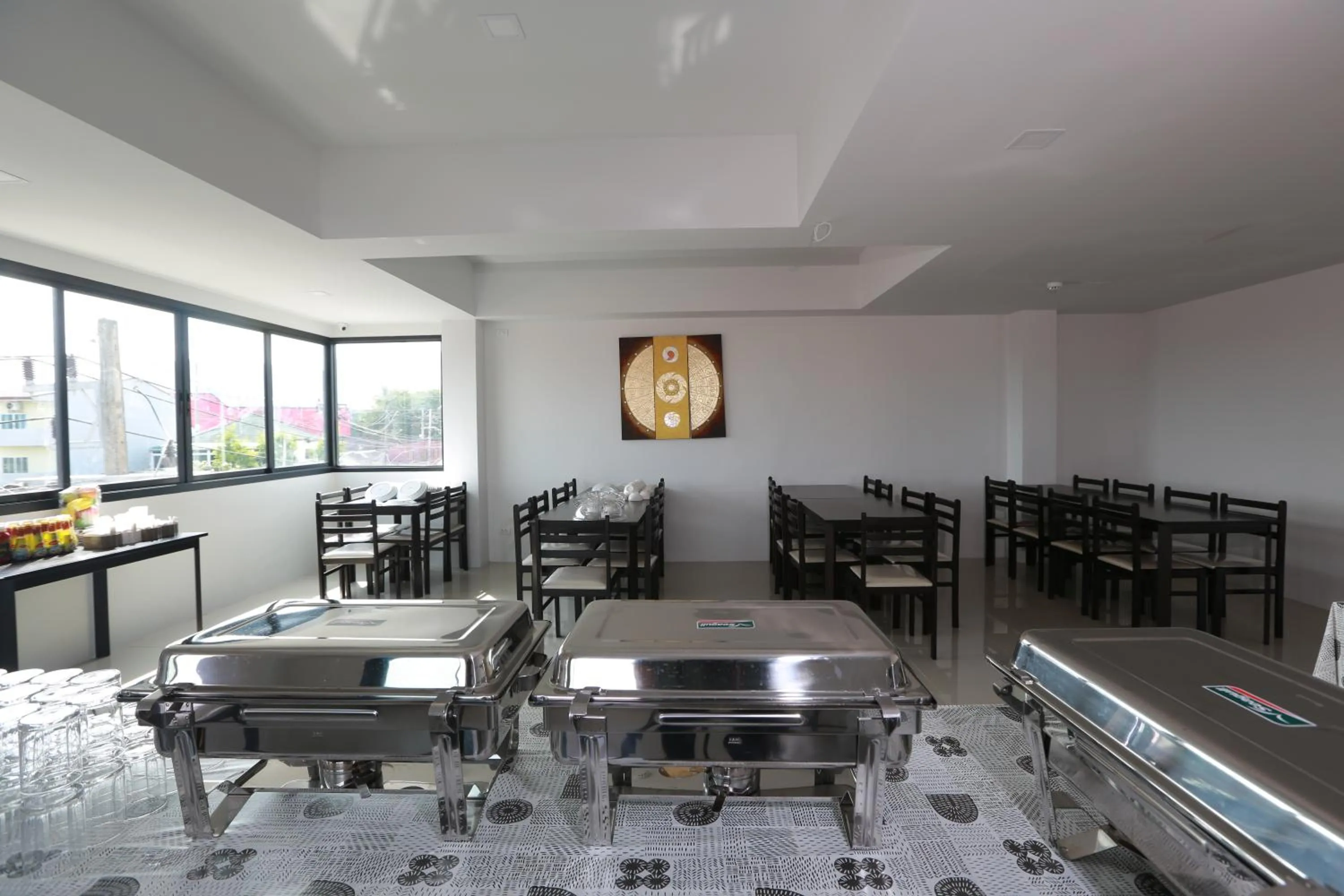 Restaurant/places to eat in The Thames Pool Access Resort & Villa - SHA Extra Plus