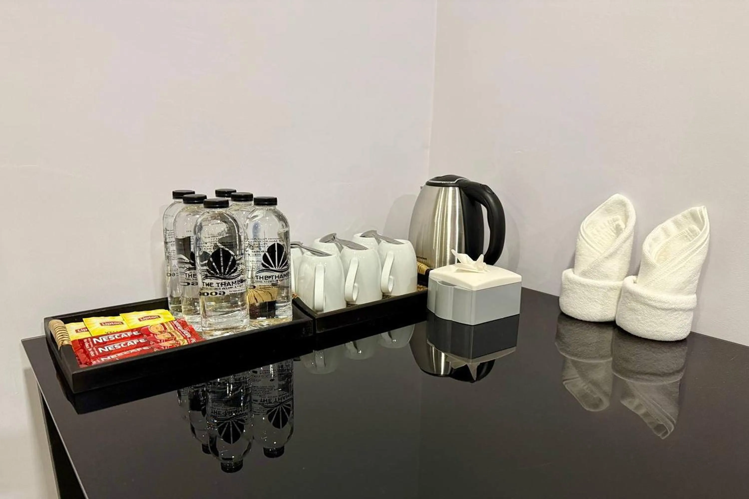 Coffee/tea facilities in The Thames Pool Access Resort & Villa - SHA Extra Plus