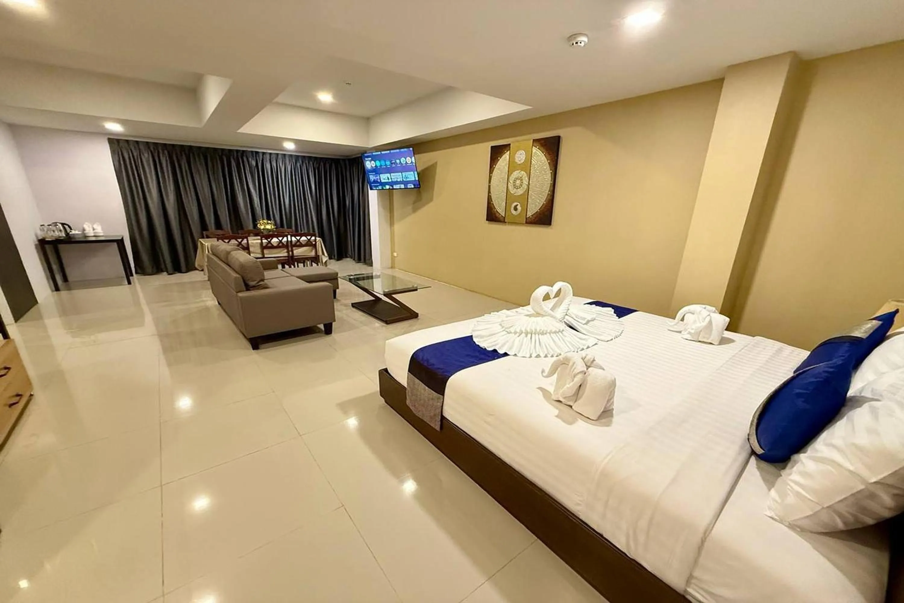 Living room, Bed in The Thames Pool Access Resort & Villa - SHA Extra Plus