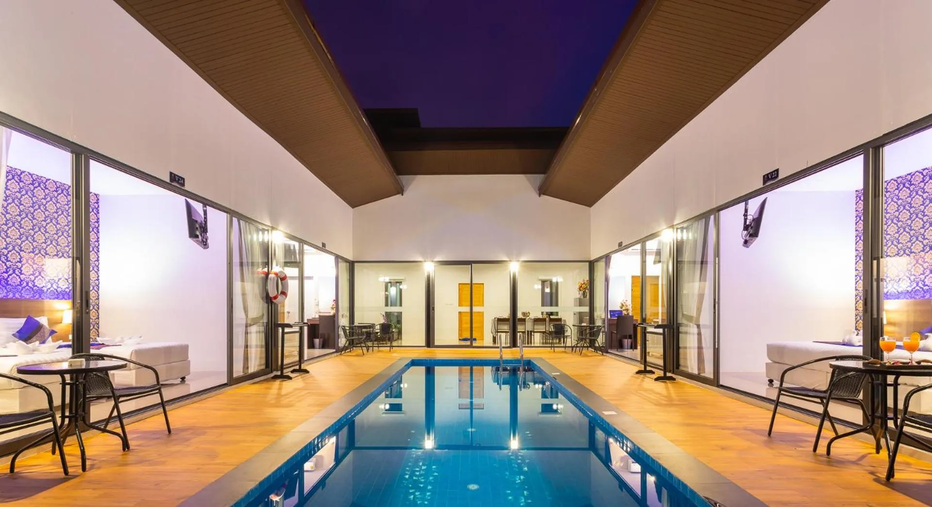 Swimming pool in The Thames Pool Access Resort & Villa - SHA Extra Plus