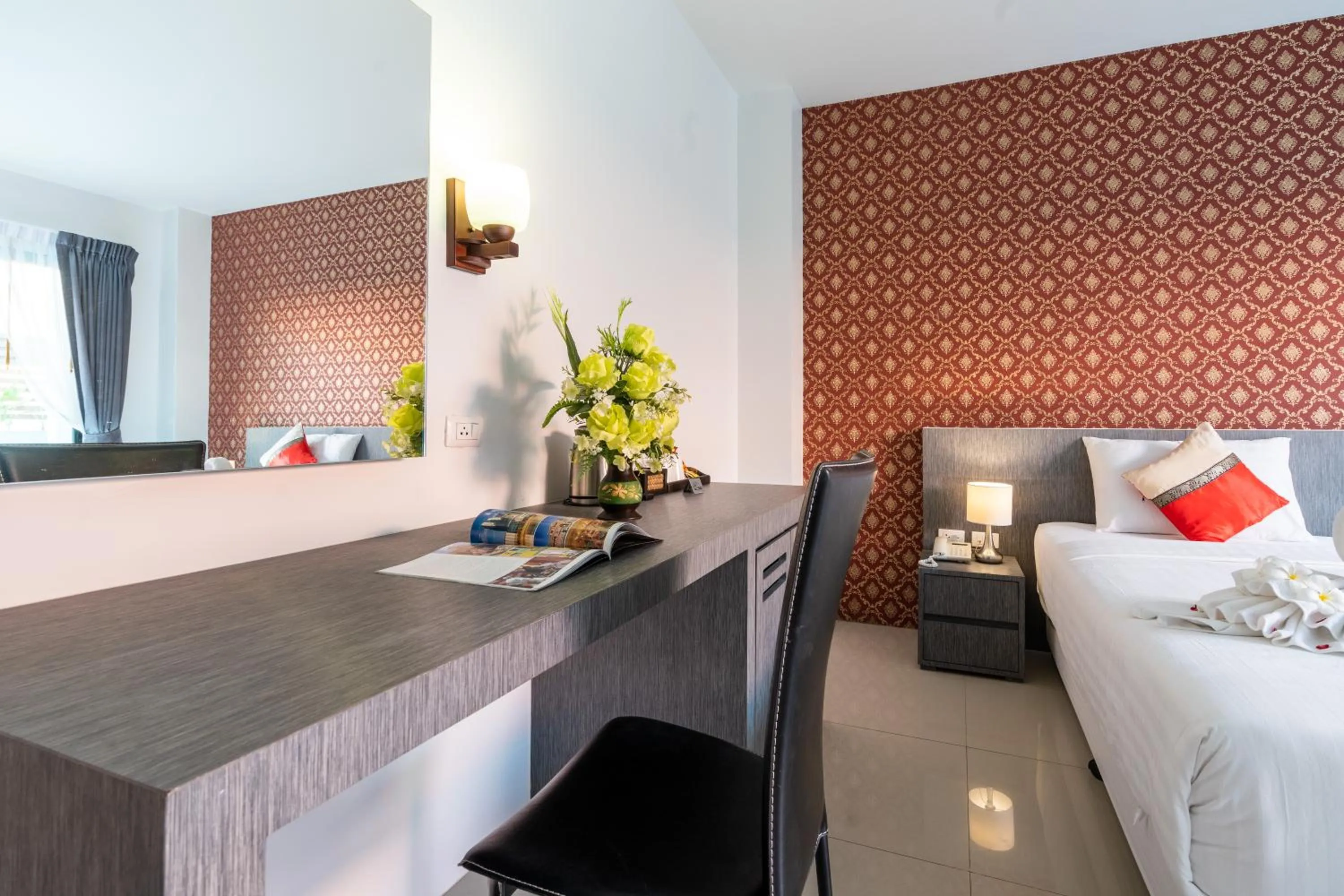 Bedroom in The Thames Pool Access Resort & Villa - SHA Extra Plus