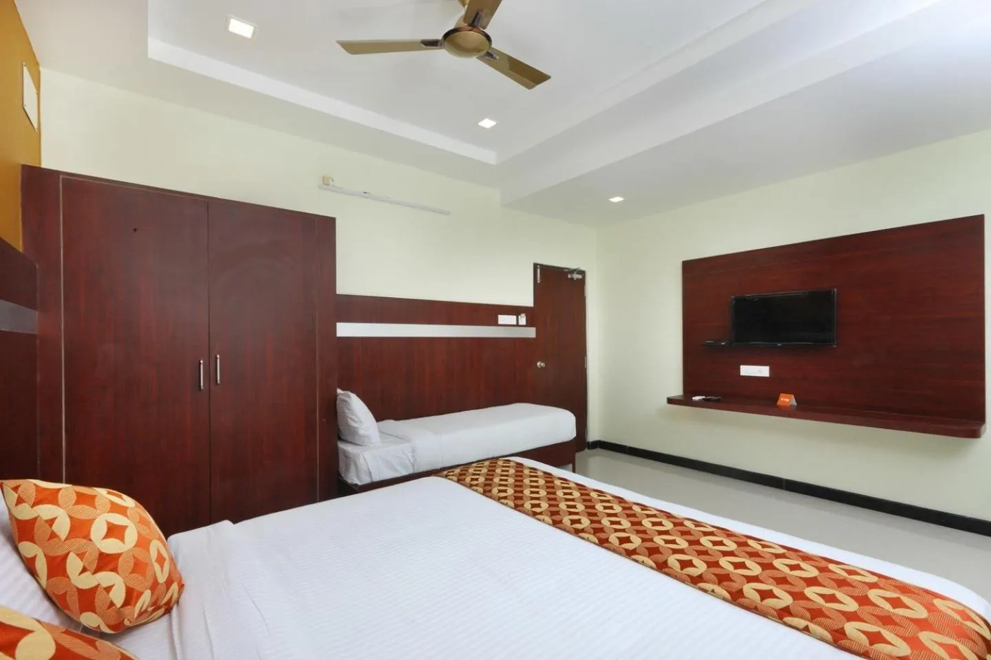 Bed in Hotel Ramcharan Residency, Tirupati