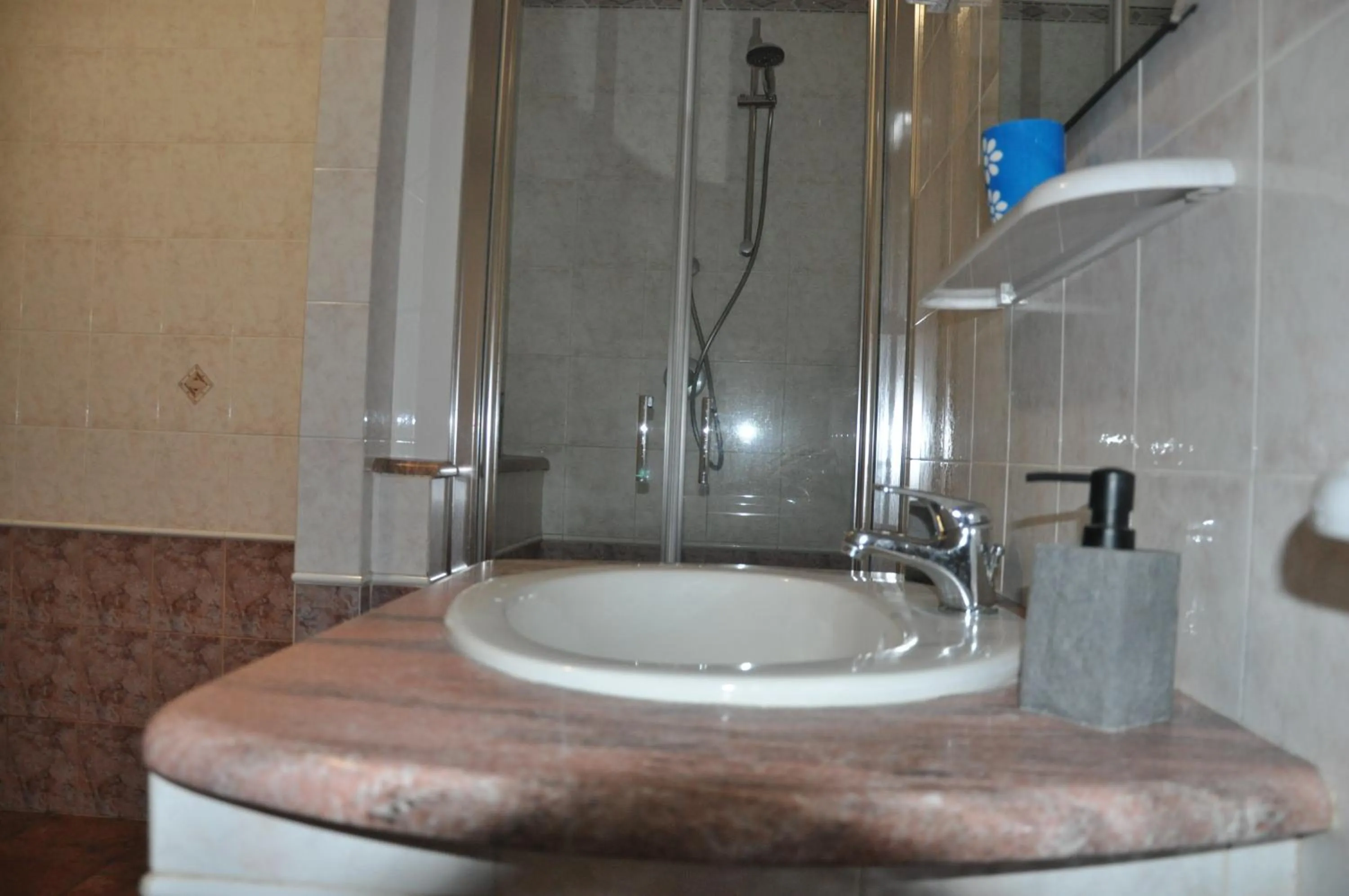 Shower in B&B Gassa d'Amante