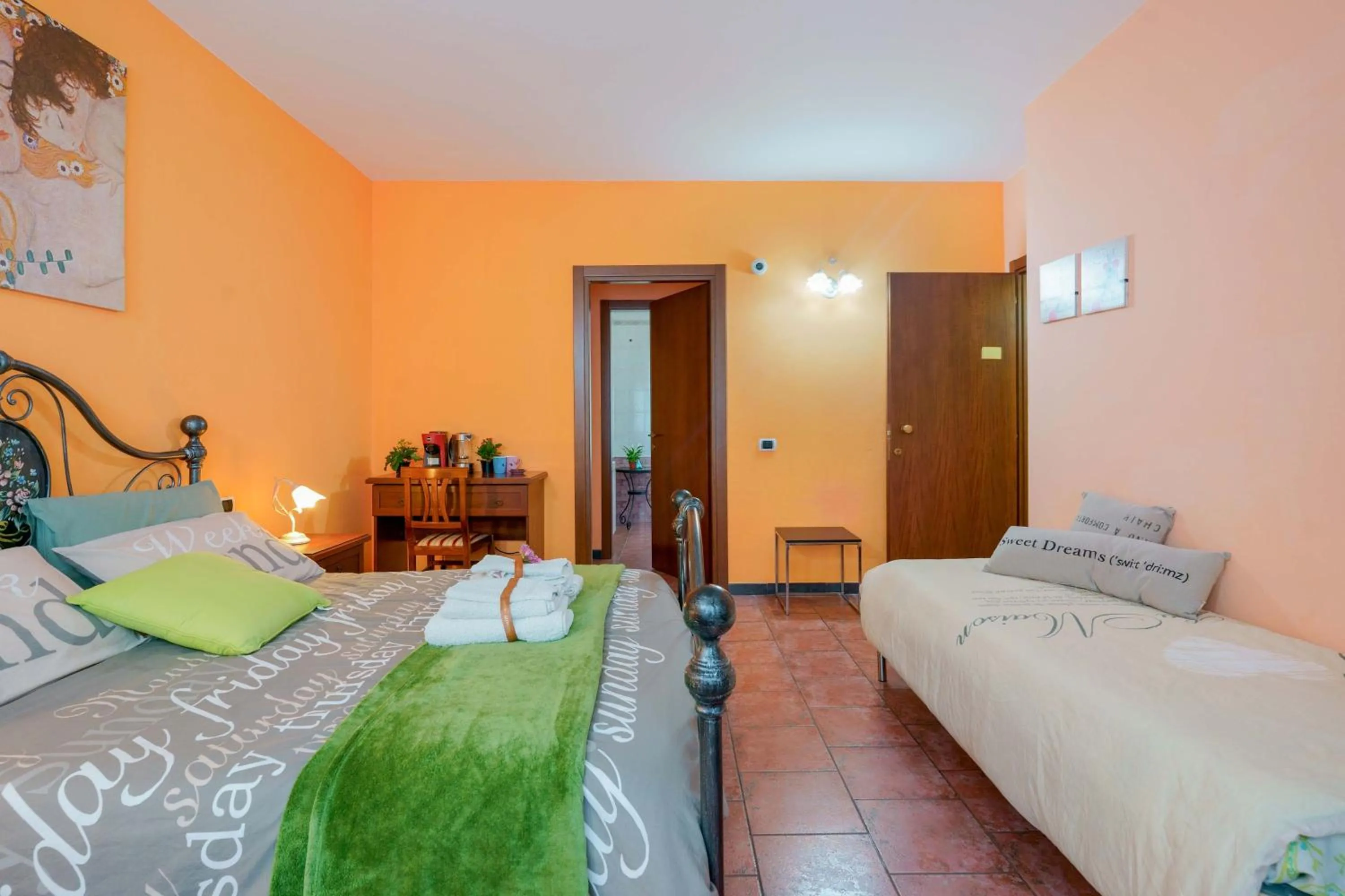 Photo of the whole room, Bed in B&B Gassa d'Amante