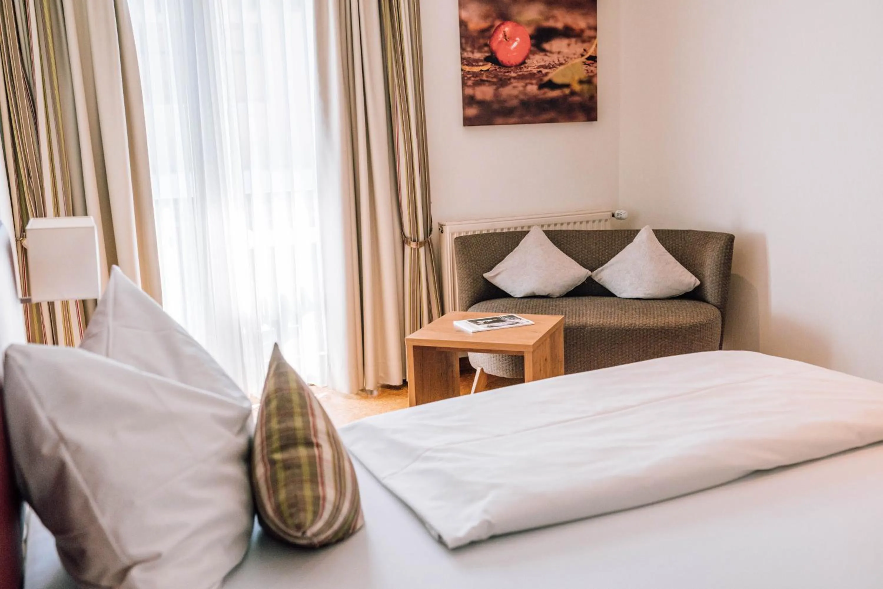 Photo of the whole room, Bed in Schmidtburger Hof