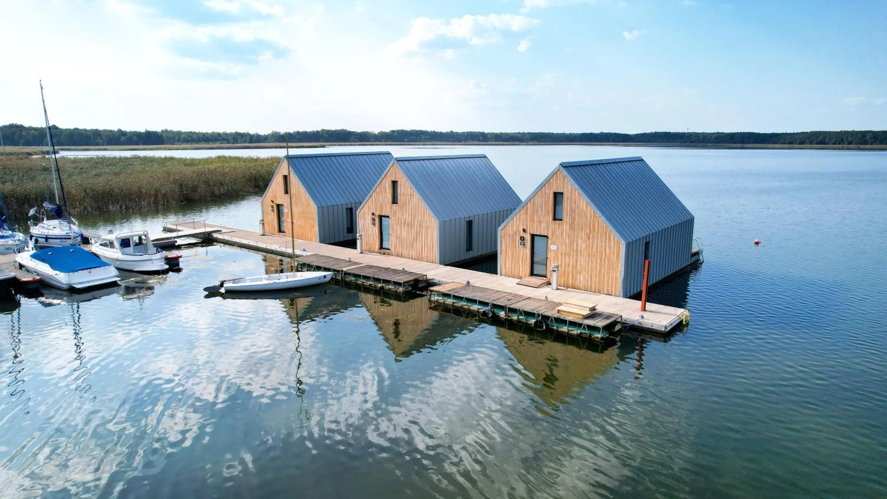 Property building in Domy na Wodzie na Mazurach