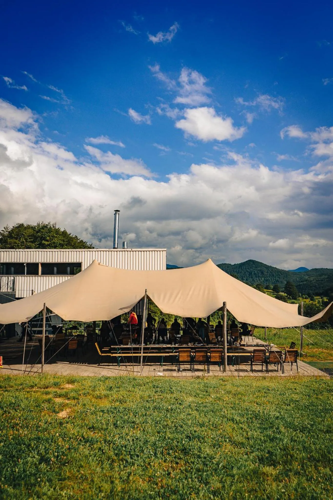 Restaurant/places to eat in Ursa Mica Glamping Resort