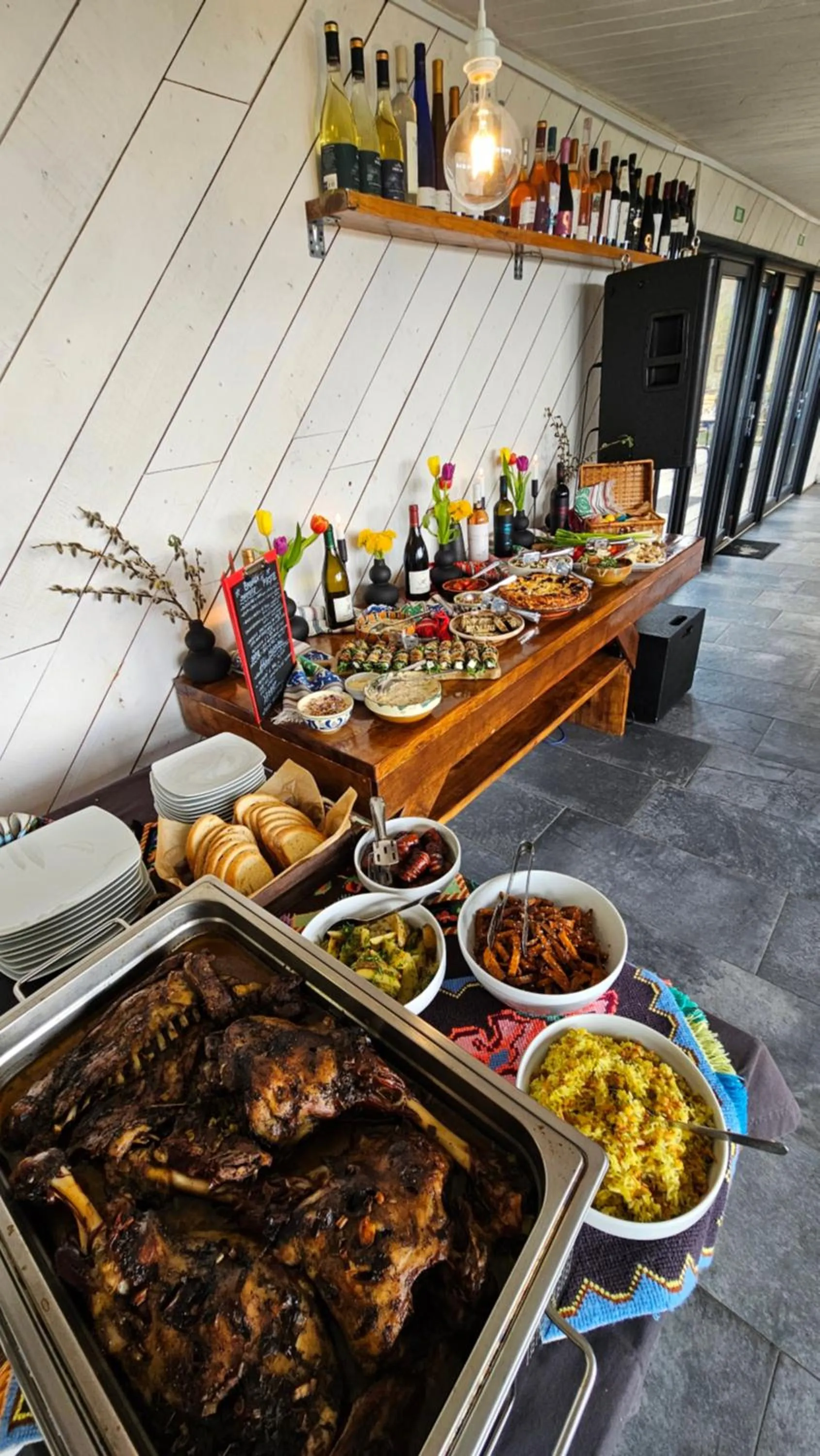 Restaurant/places to eat in Ursa Mica Glamping Resort