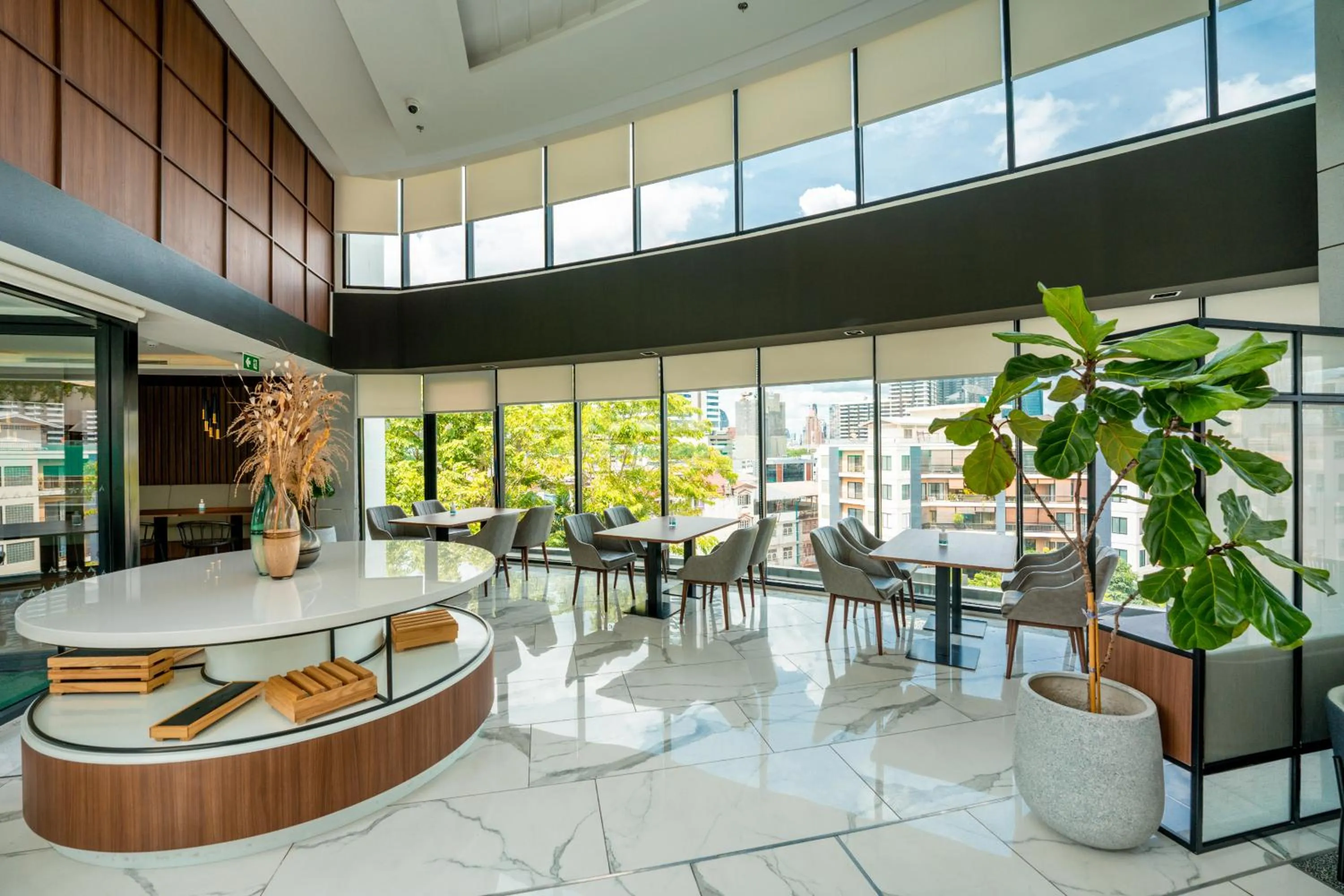 Restaurant/places to eat in Amanta Hotel & Residence Sathorn