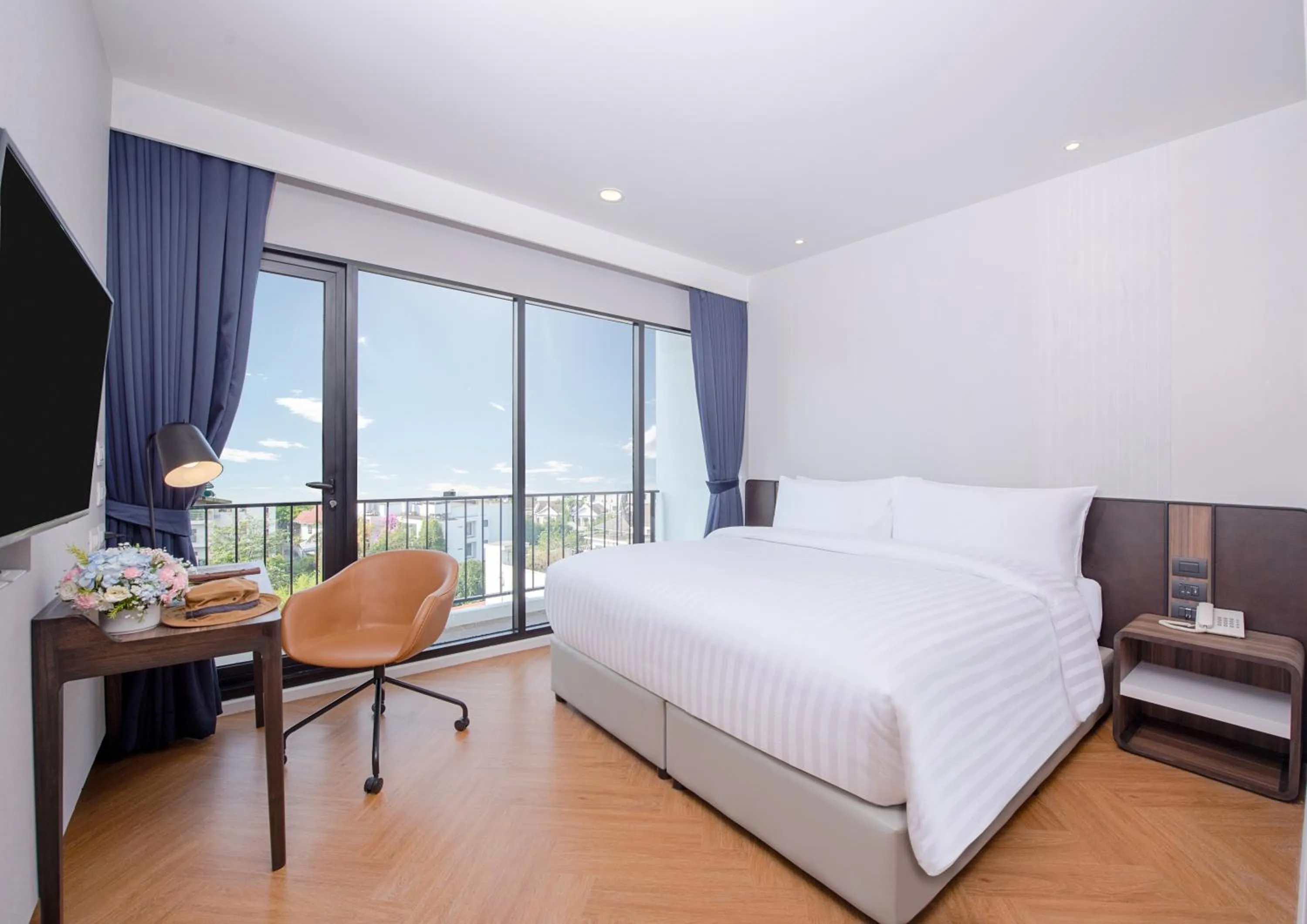 Bedroom, Bed in Amanta Hotel & Residence Sathorn