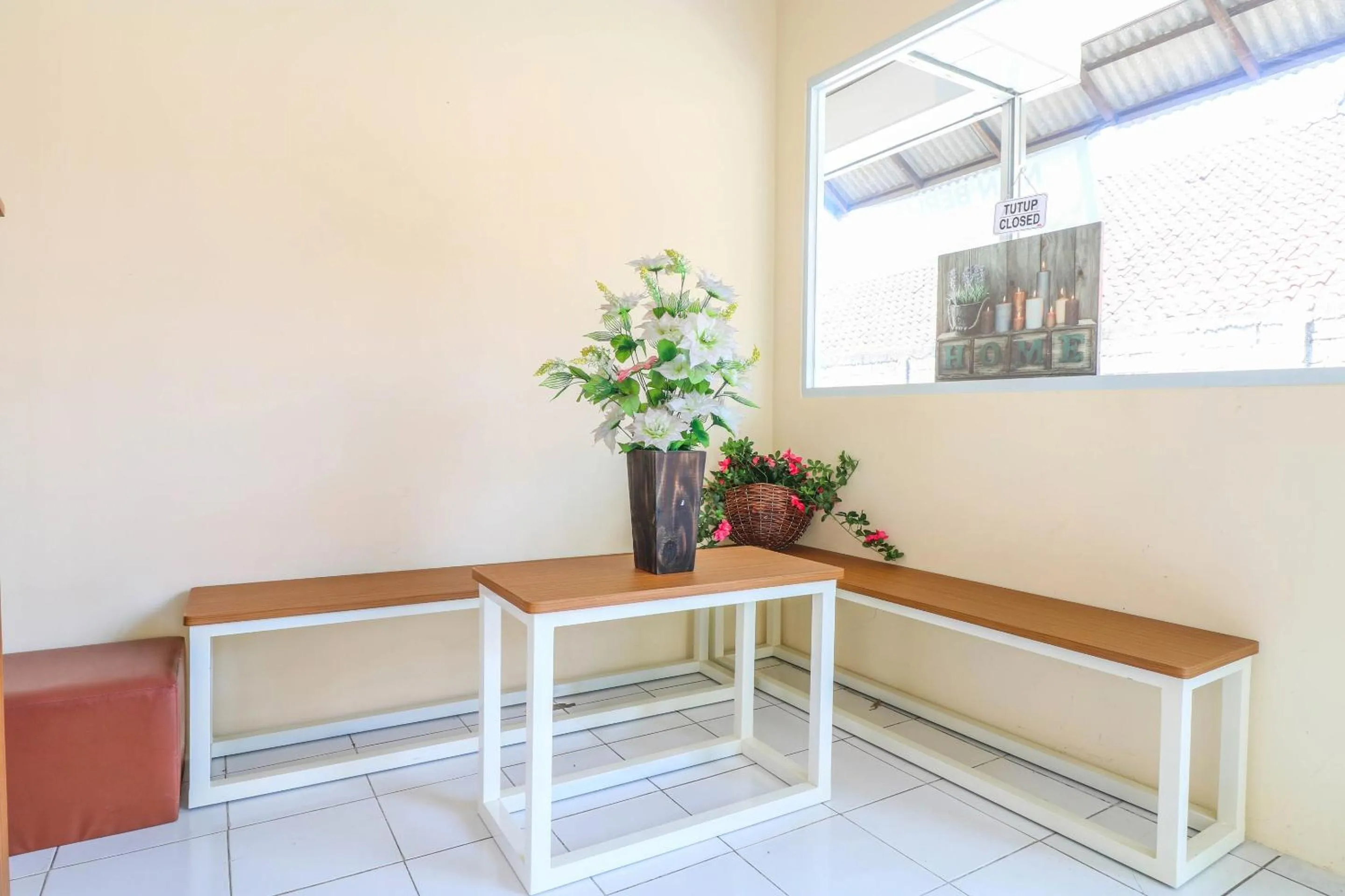 Lobby or reception in Hotel O Nan Berlian Inn