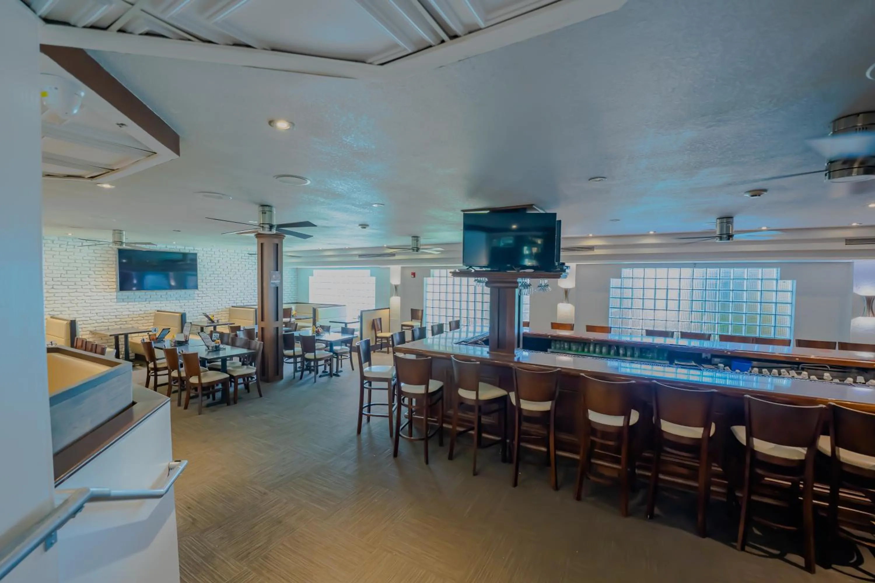 Lounge or bar in Boca Plaza