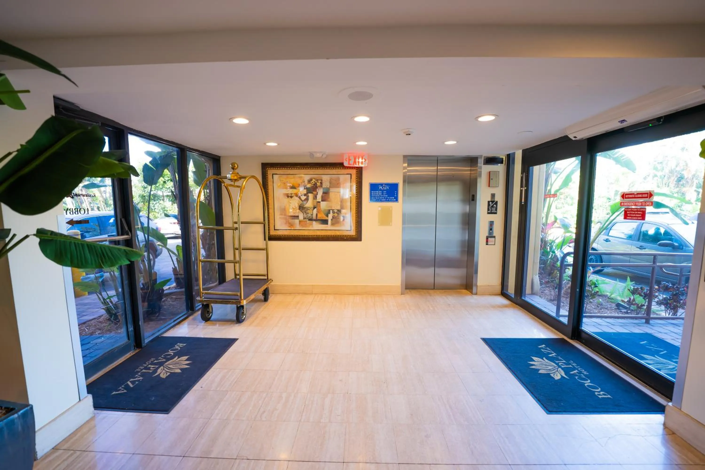 Property building in Boca Plaza