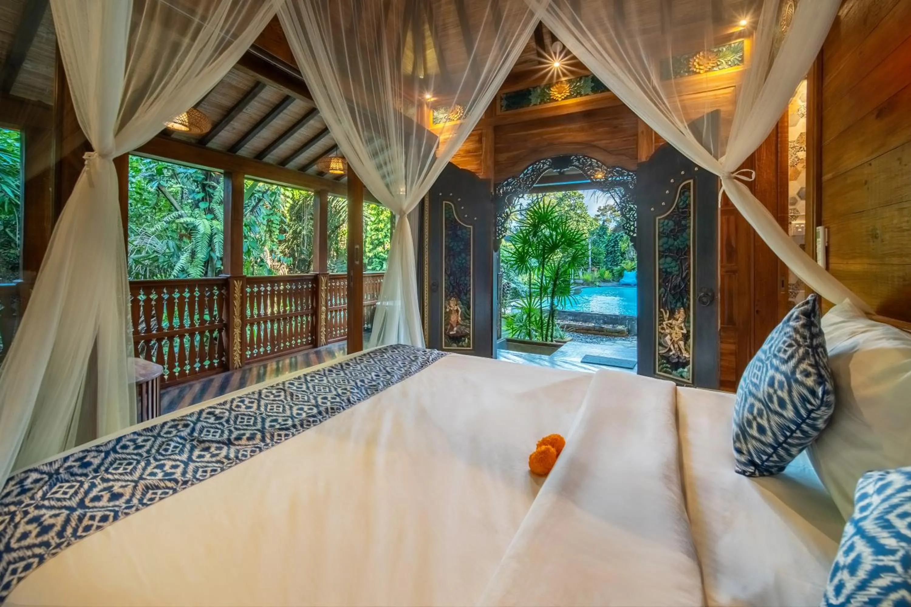 Bed in Parvati Retreat Villas