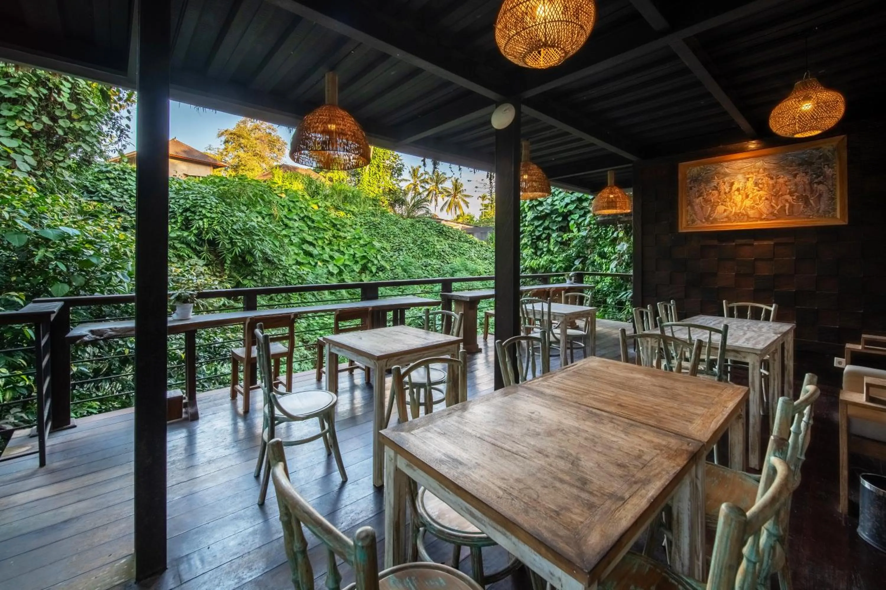 Dining area in Parvati Retreat Villas