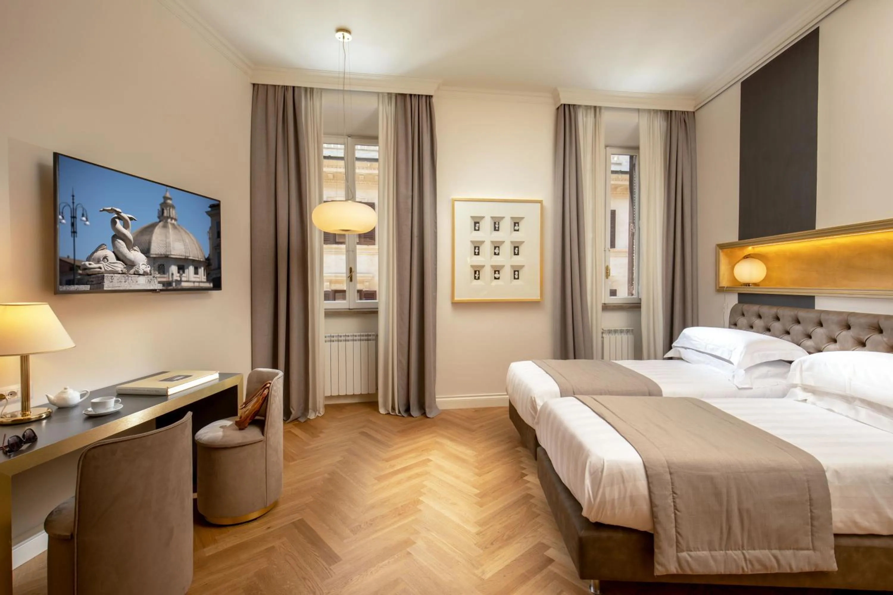 TV and multimedia, Bed in Spagna Luxury Rooms