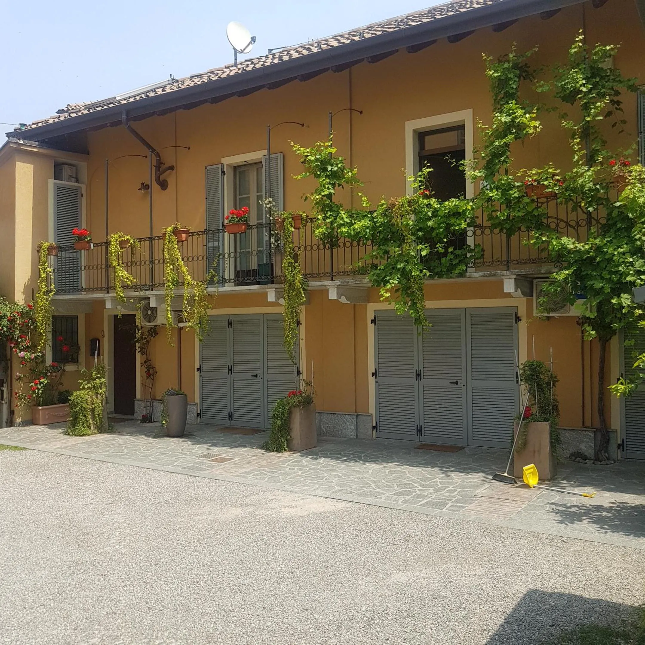 Property building in Corte Delle Rose