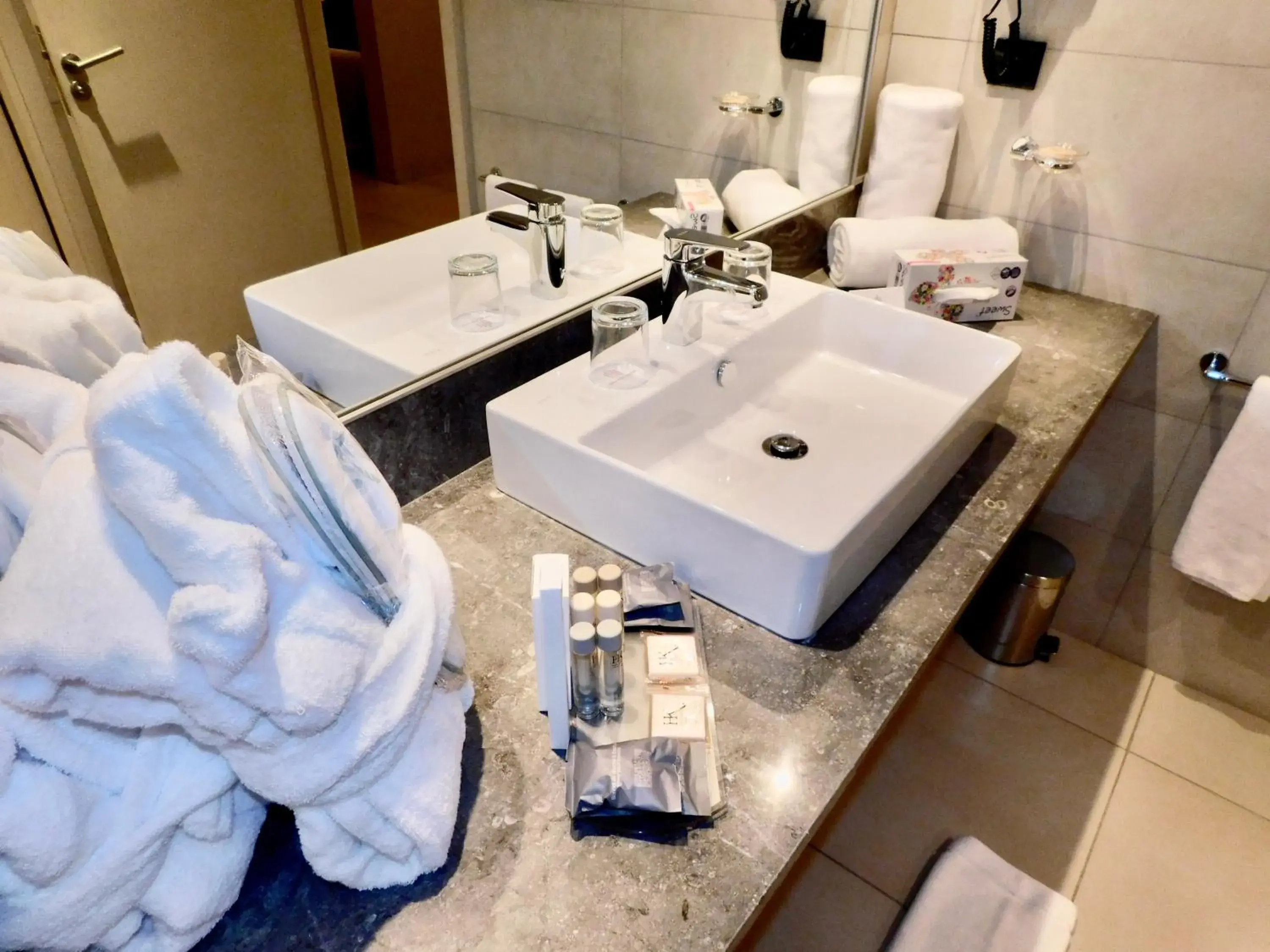 Superior Double or Twin Room with Pool View in Kenzi Rose Garden Superior Double or Twin Room with Pool View in Kenzi Rose Garden