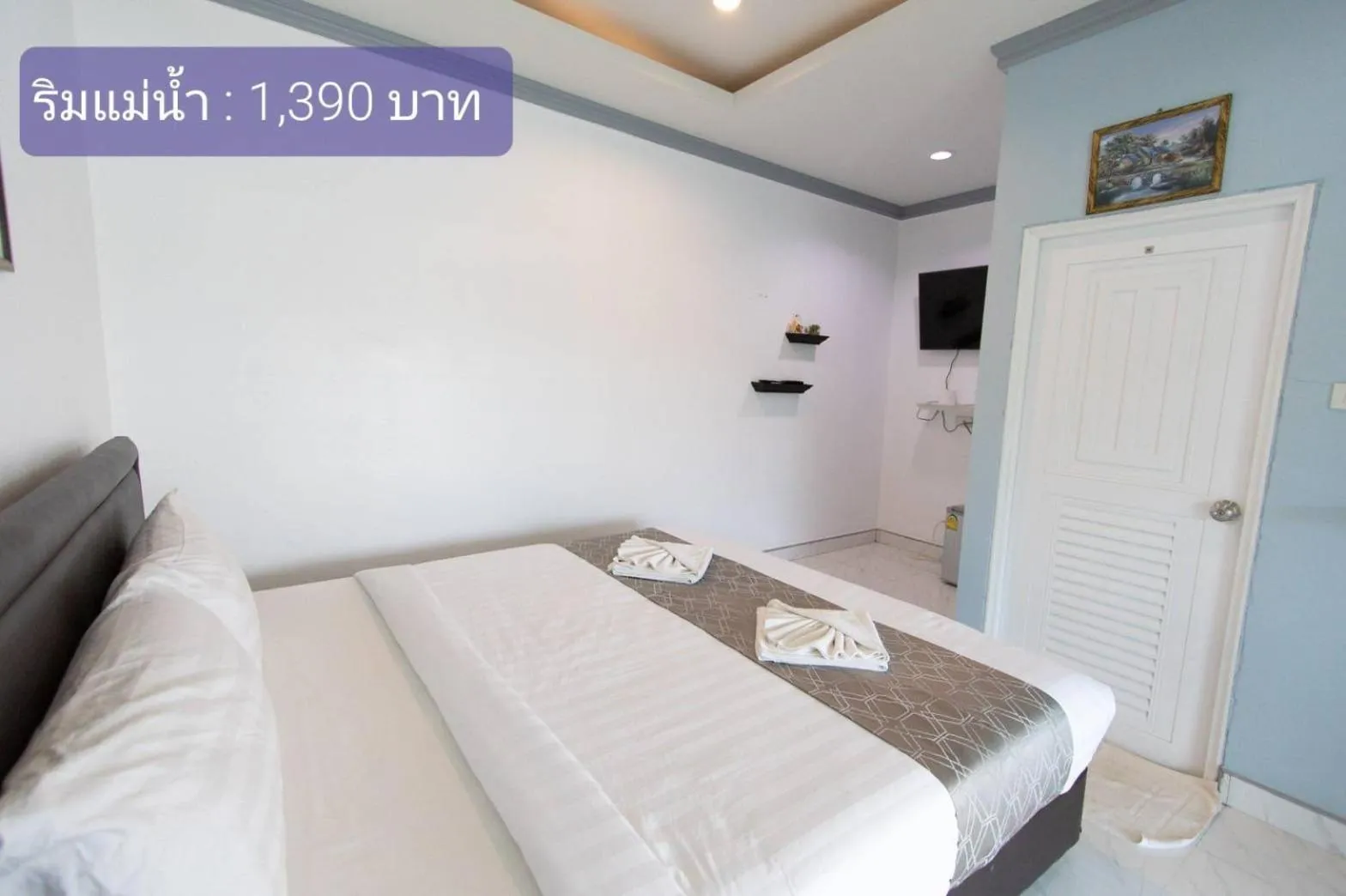 Bed in Chaiyai River Front Hotel