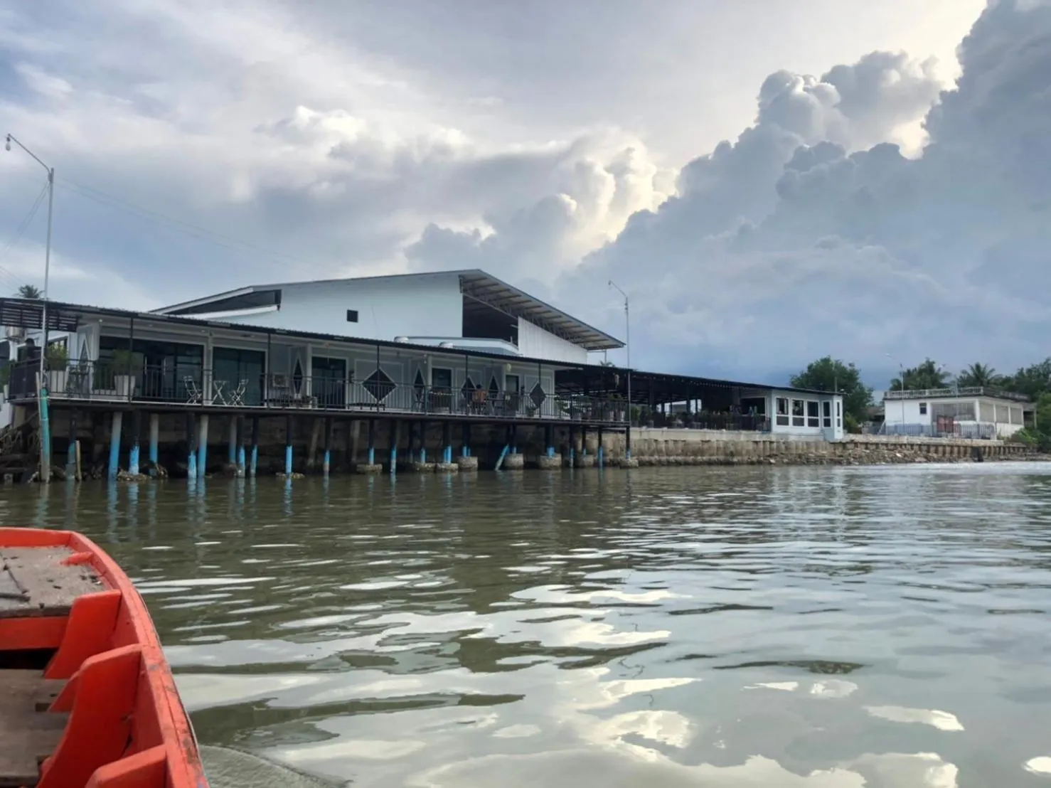 Property building in Chaiyai River Front Hotel