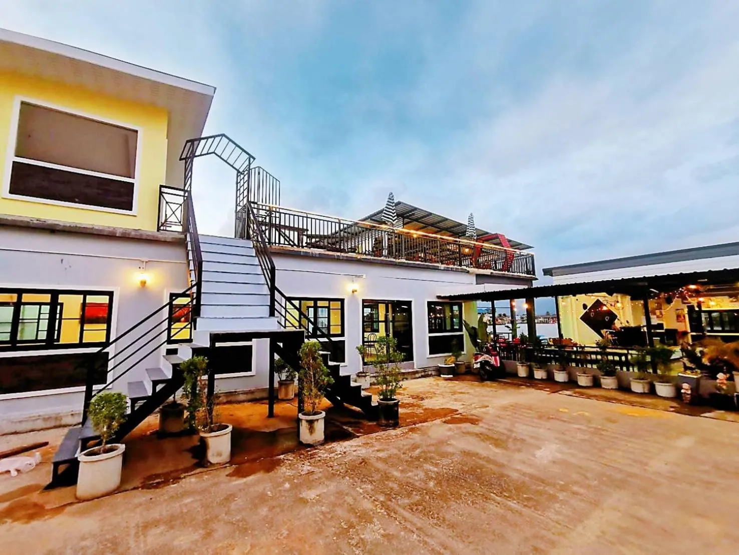 Property building in Chaiyai River Front Hotel