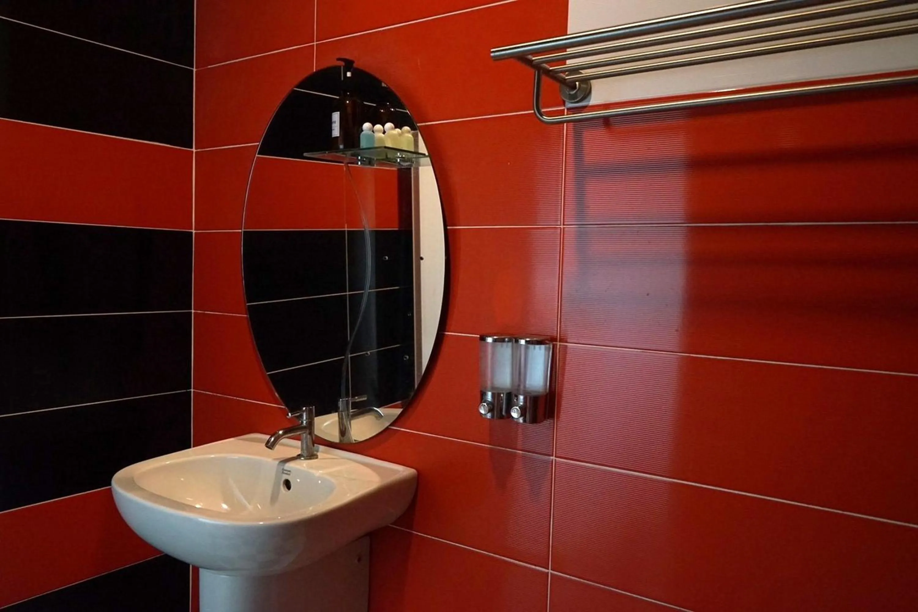 Shower in Chaiyai River Front Hotel