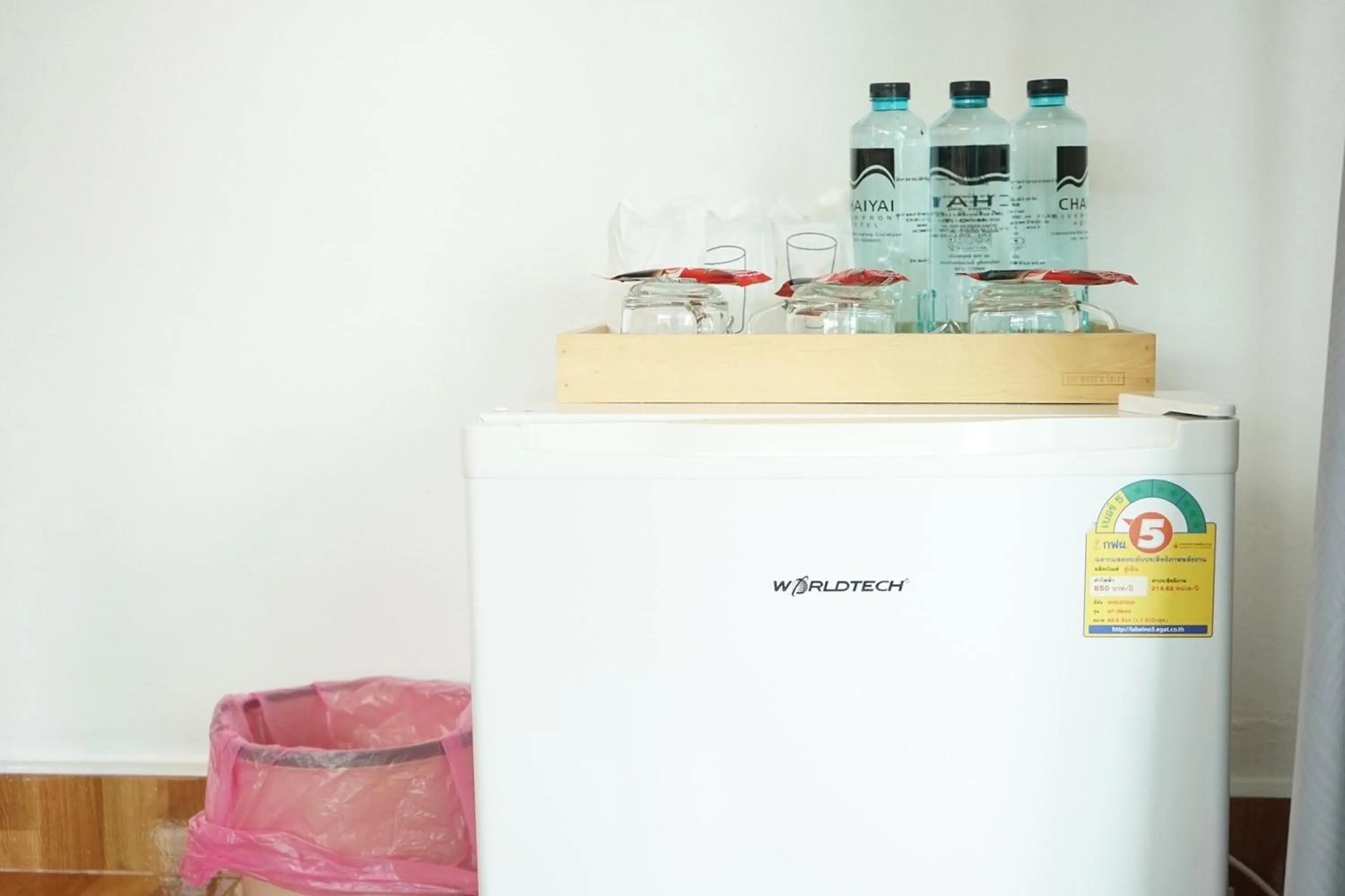 Kitchen or kitchenette in Chaiyai River Front Hotel